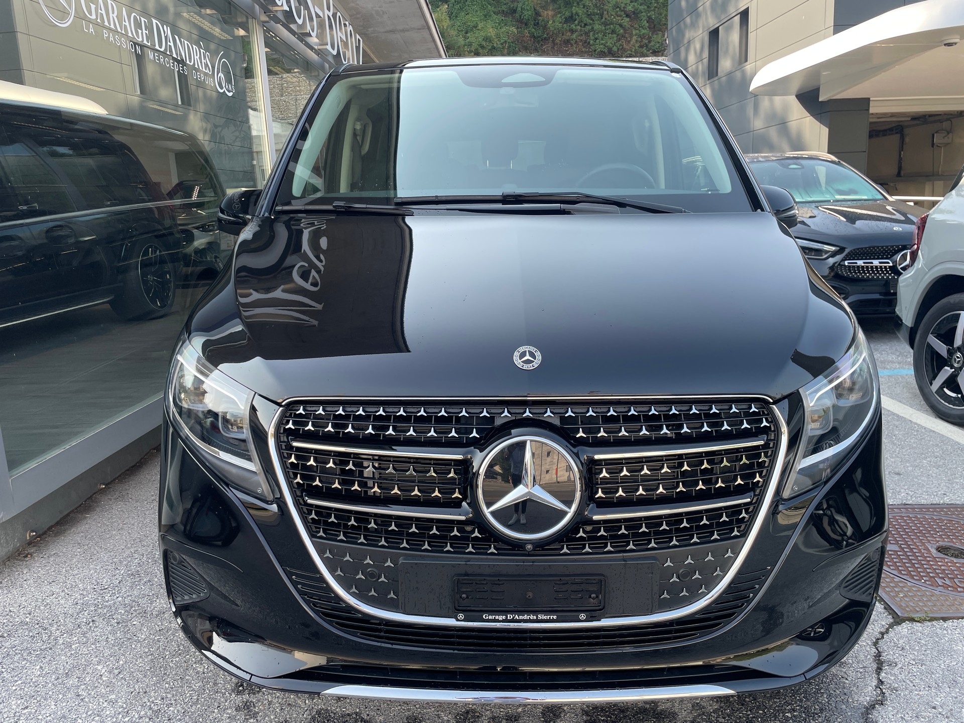MERCEDES-BENZ V 300 d extralang 4Matic Avantgarde 9G-Tronic-image-1