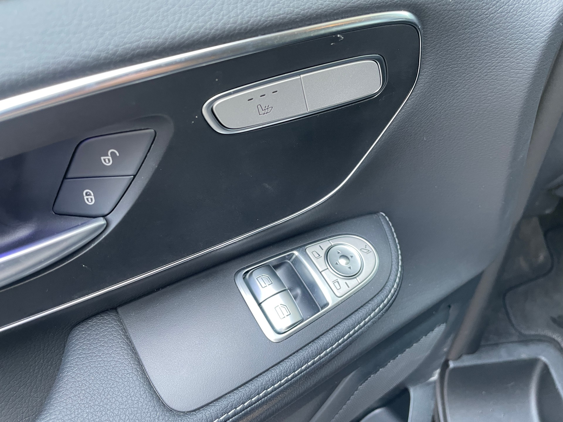 MERCEDES-BENZ V 300 d extralang 4Matic Avantgarde 9G-Tronic-image-14