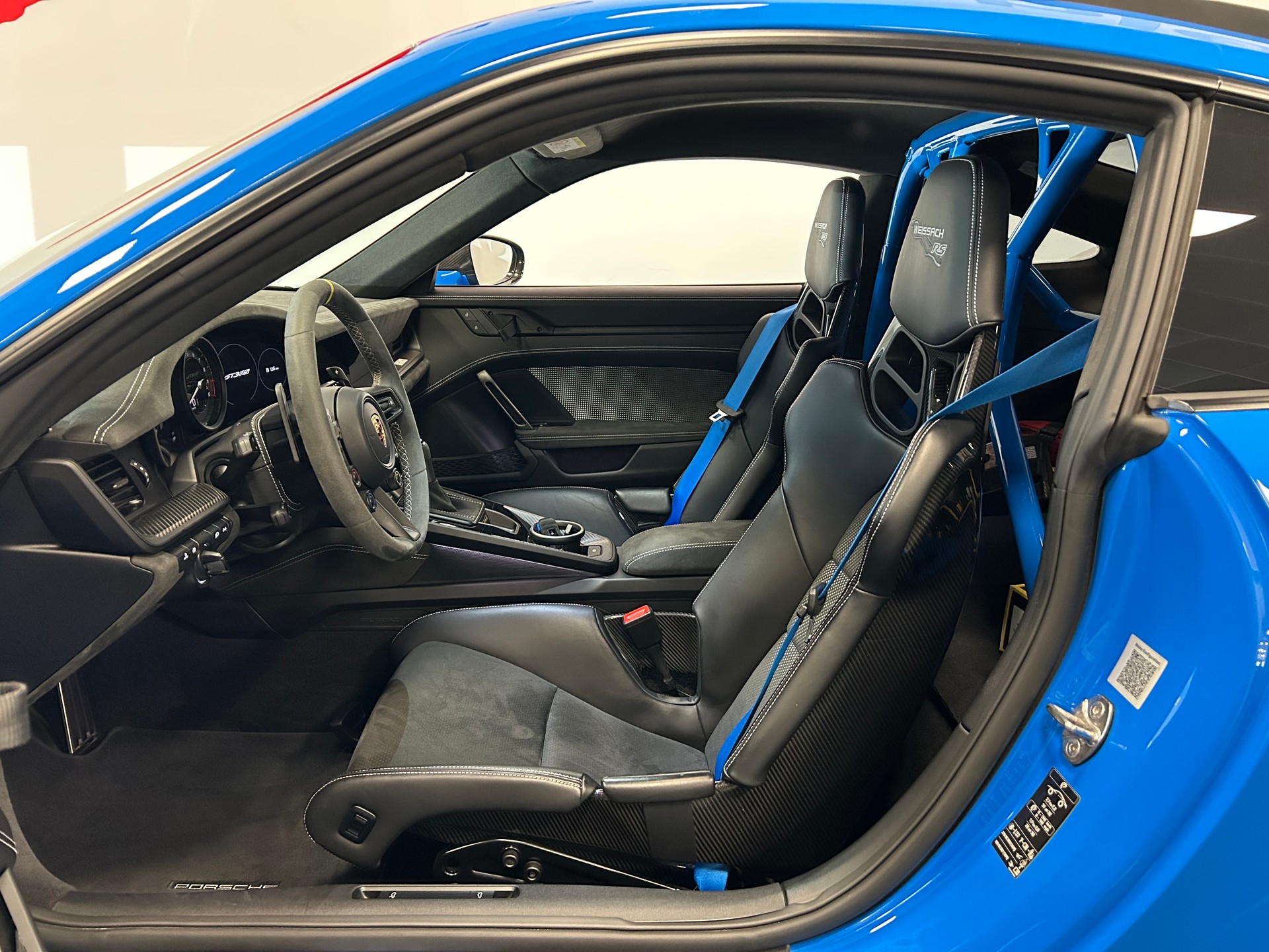PORSCHE 911 GT3 RS-image-9