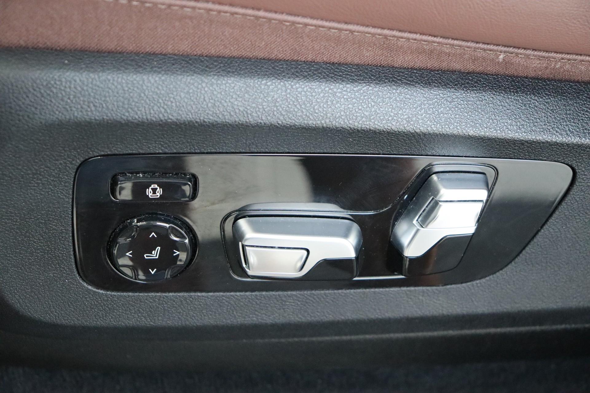 BMW X5 xDrive 48V 40d M Sport Steptronic-image-23