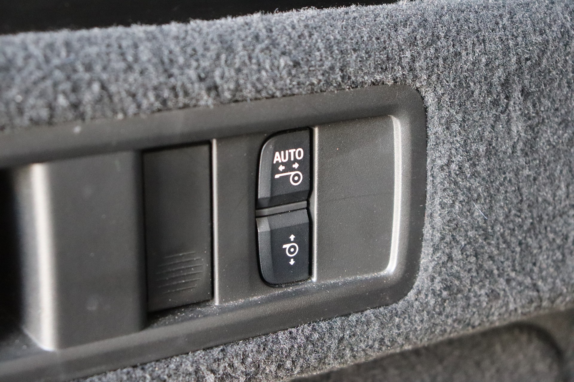 BMW X5 xDrive 48V 40d M Sport Steptronic-image-25