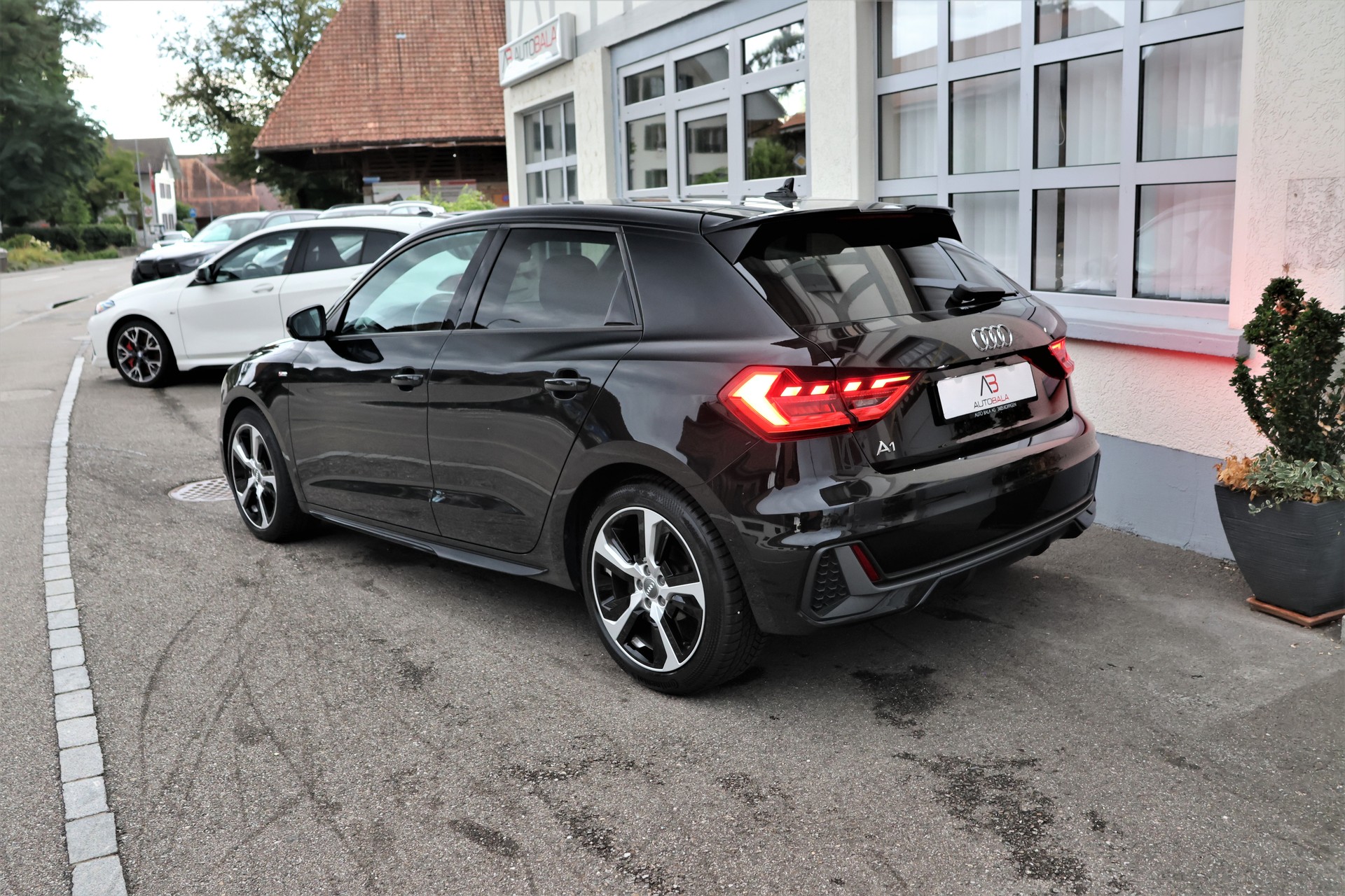 AUDI A1 Sportback 30 TFSI S Line S-tronic-image-6