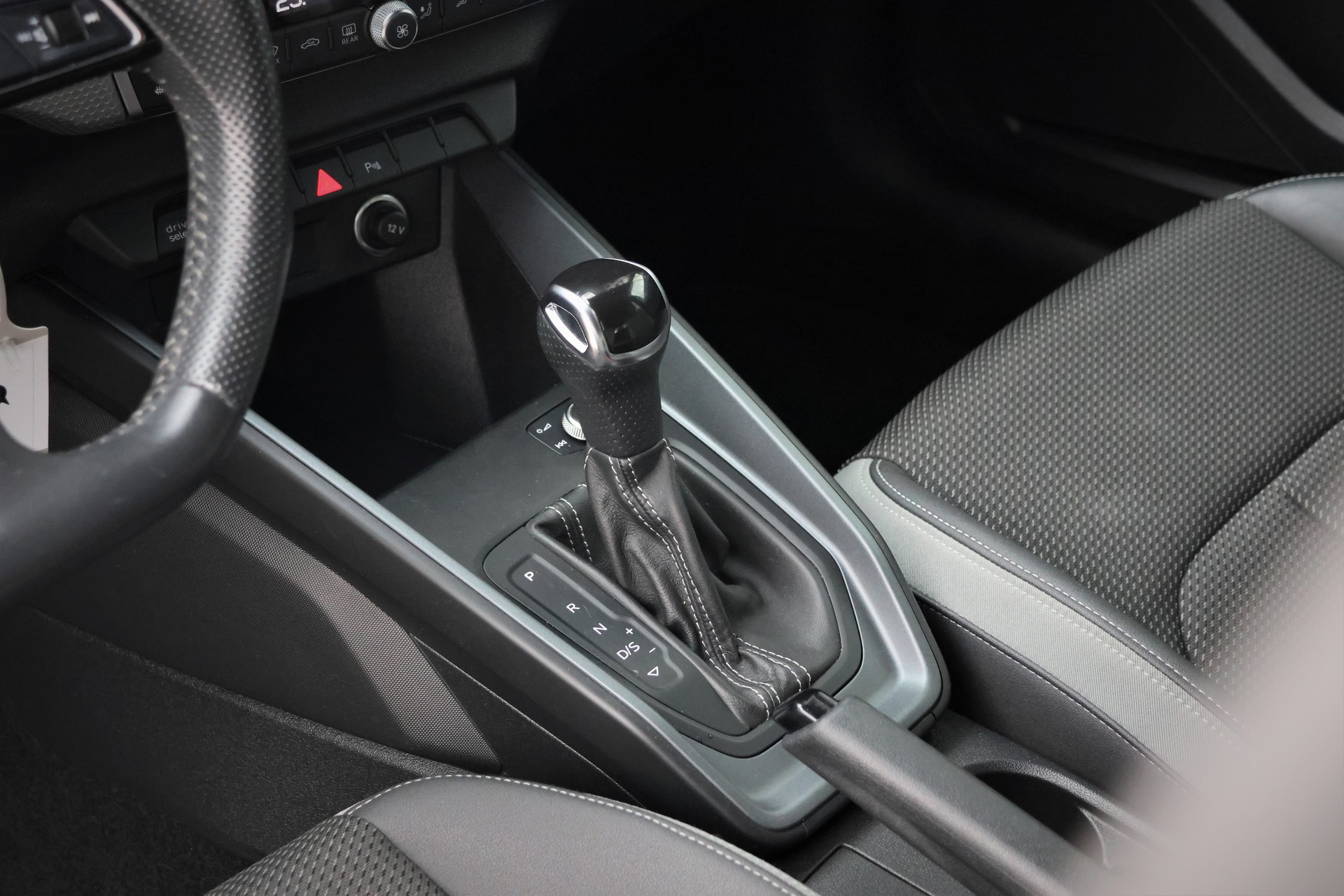AUDI A1 Sportback 30 TFSI S Line S-tronic-image-11