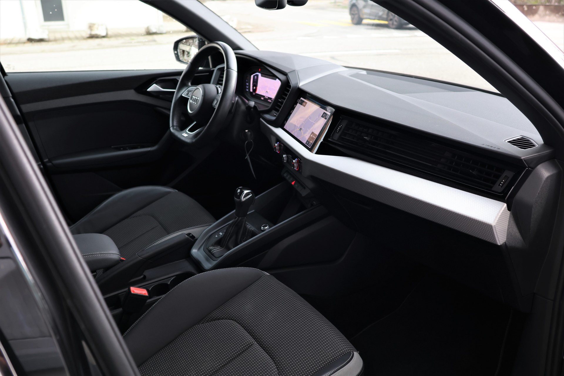 AUDI A1 Sportback 30 TFSI S Line S-tronic-image-18