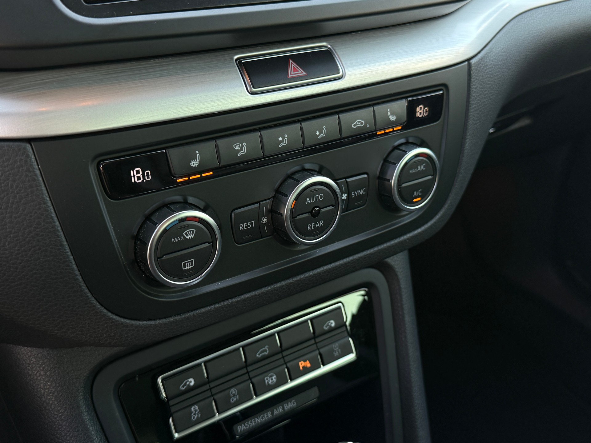 VW Sharan 2.0 TDI BlueMotion Technology Design DSG / 7Plätzer-image-23