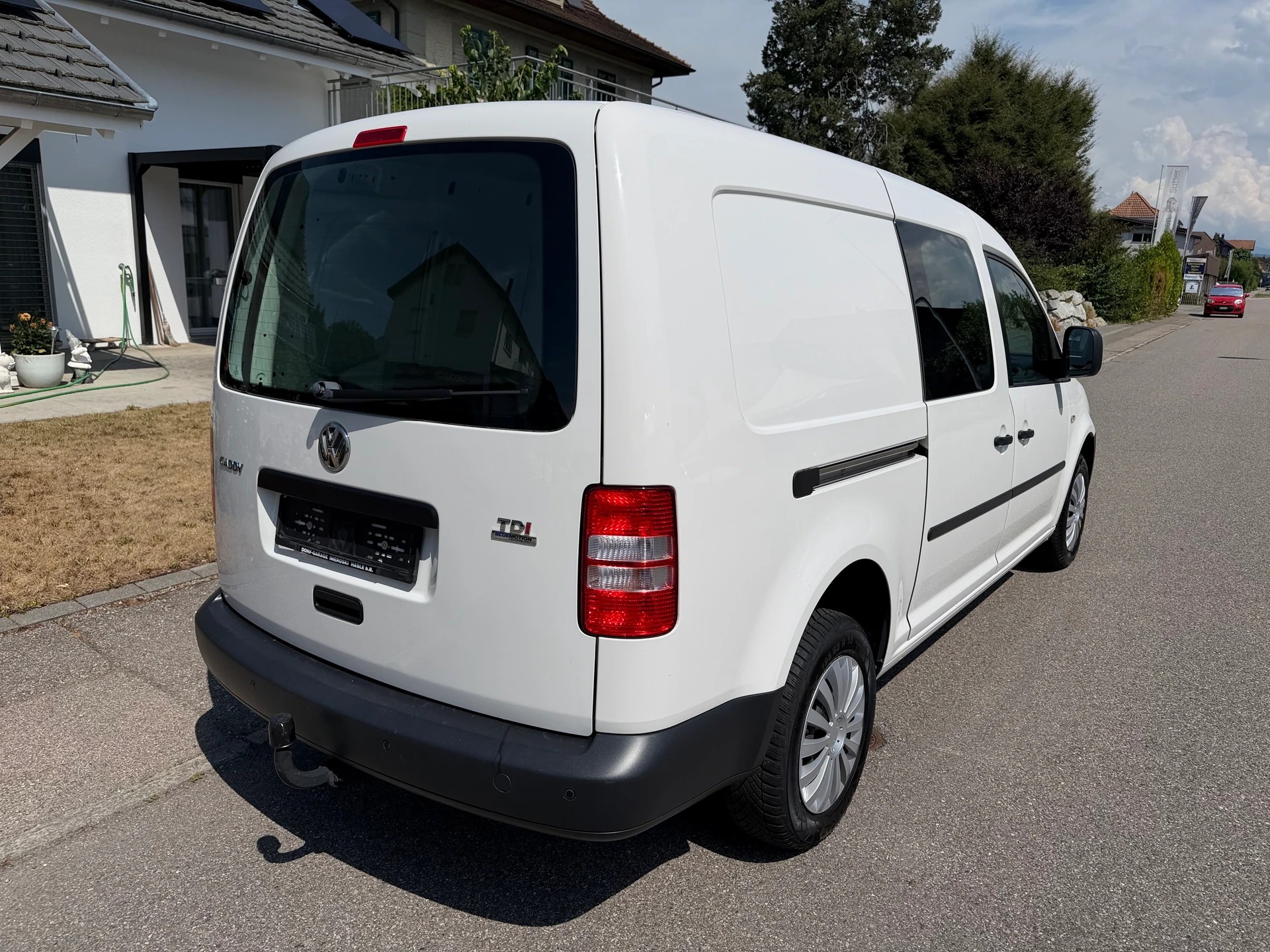 VW Caddy Maxi 1.6 TDI Blue Motion Technology-image-6