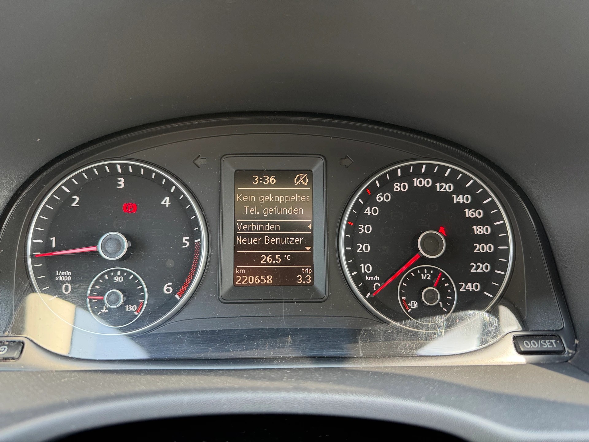 VW Caddy Maxi 1.6 TDI Blue Motion Technology-image-12