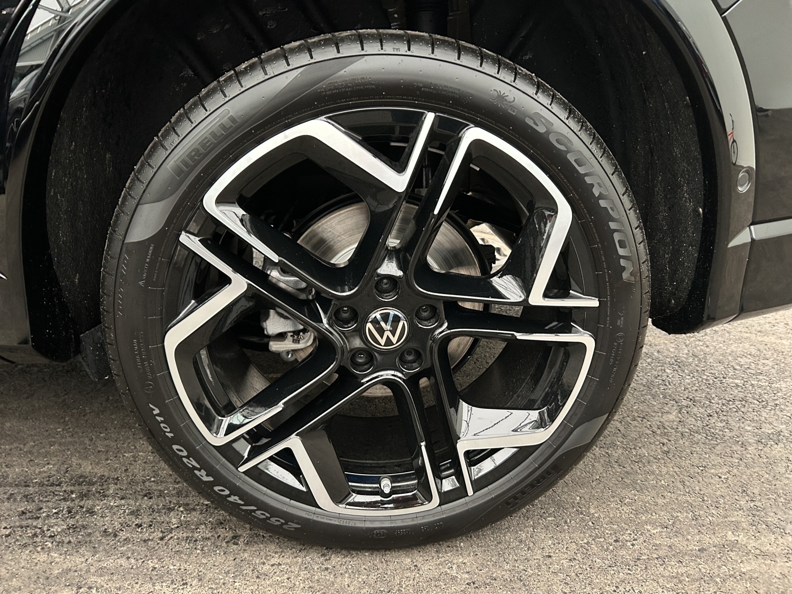 VW Tiguan 2.0 TSI DSG R-Line 4Motion - Anhängekupplung - Head-up-Display - 360 Kamera - HD Matrix-image-15