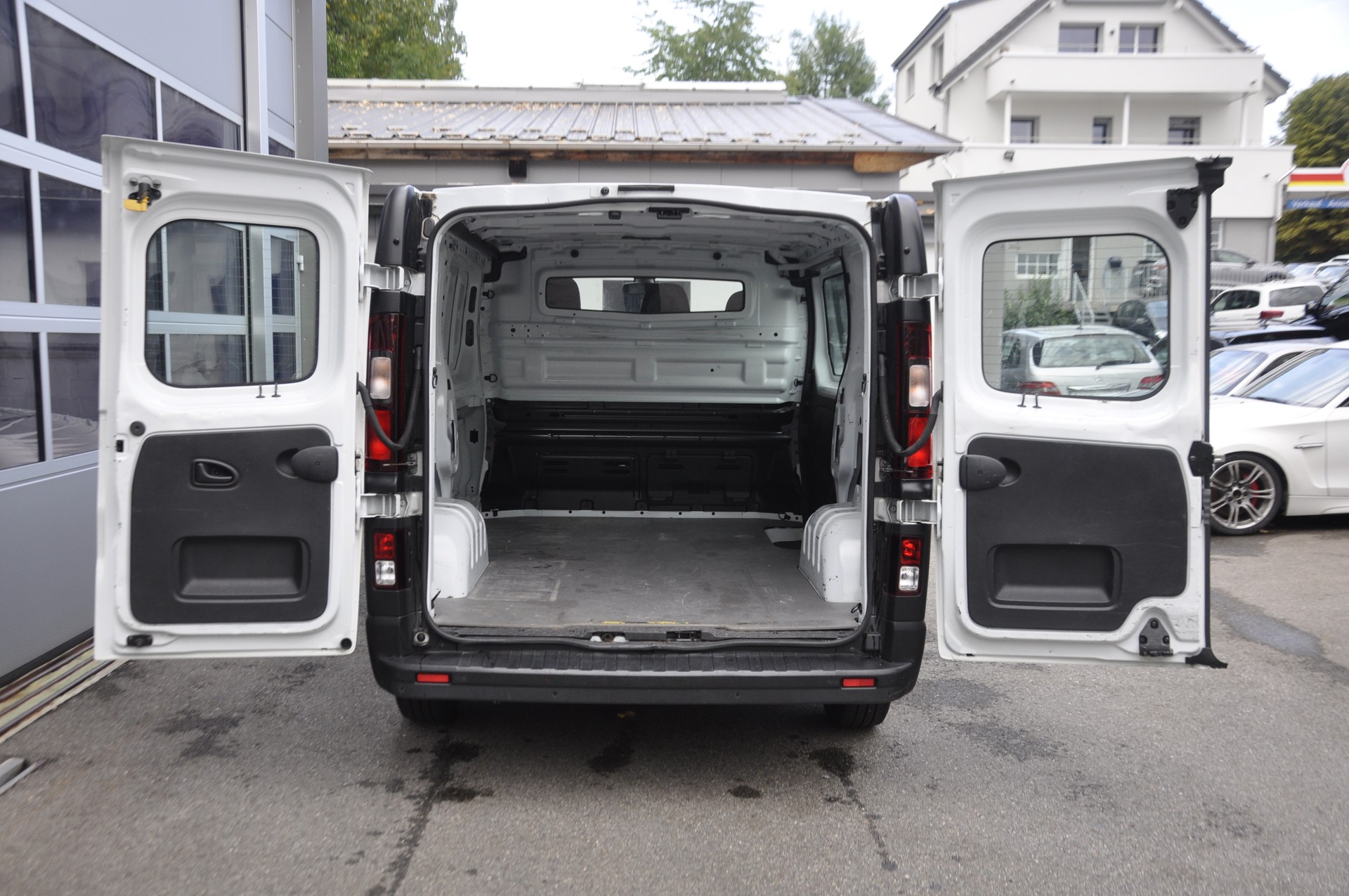 RENAULT Trafic 2.0 Energy dCi 120 3.0t Business L1H1-image-14