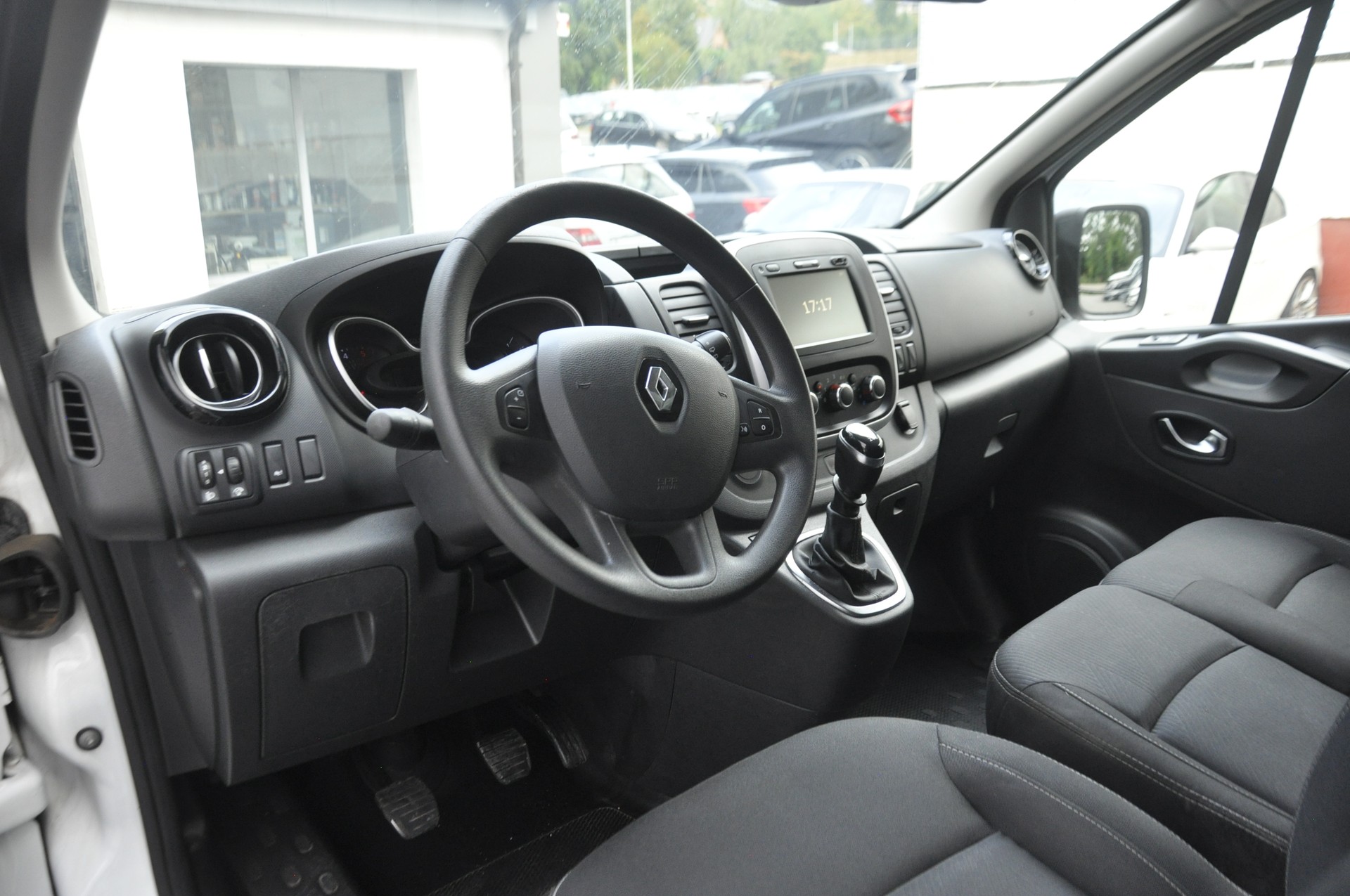 RENAULT Trafic 2.0 Energy dCi 120 3.0t Business L1H1-image-5