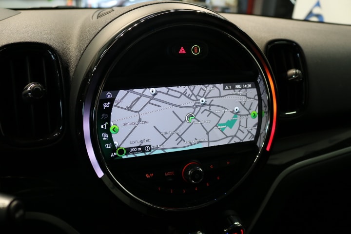 MINI Countryman Cooper S E ALL4 PHEV Steptronic-image-4