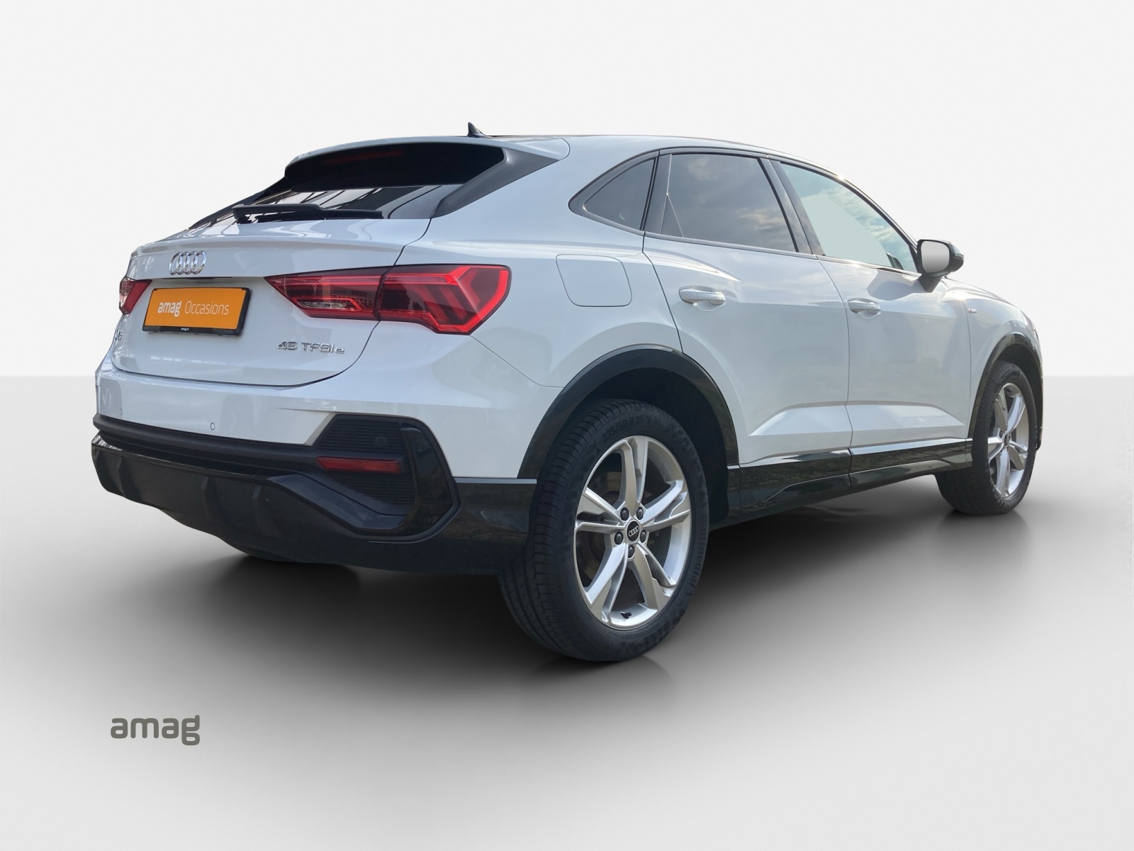 AUDI Q3 Sportback 45 TFSI e S line S-tronic-image-4