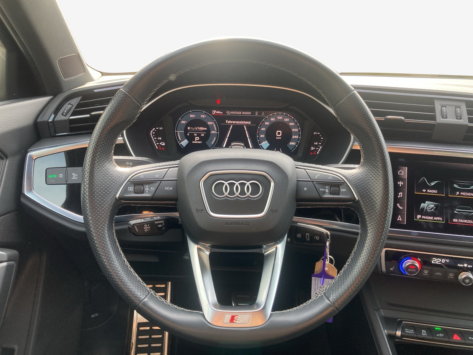 AUDI Q3 Sportback 45 TFSI e S line S-tronic-image-9