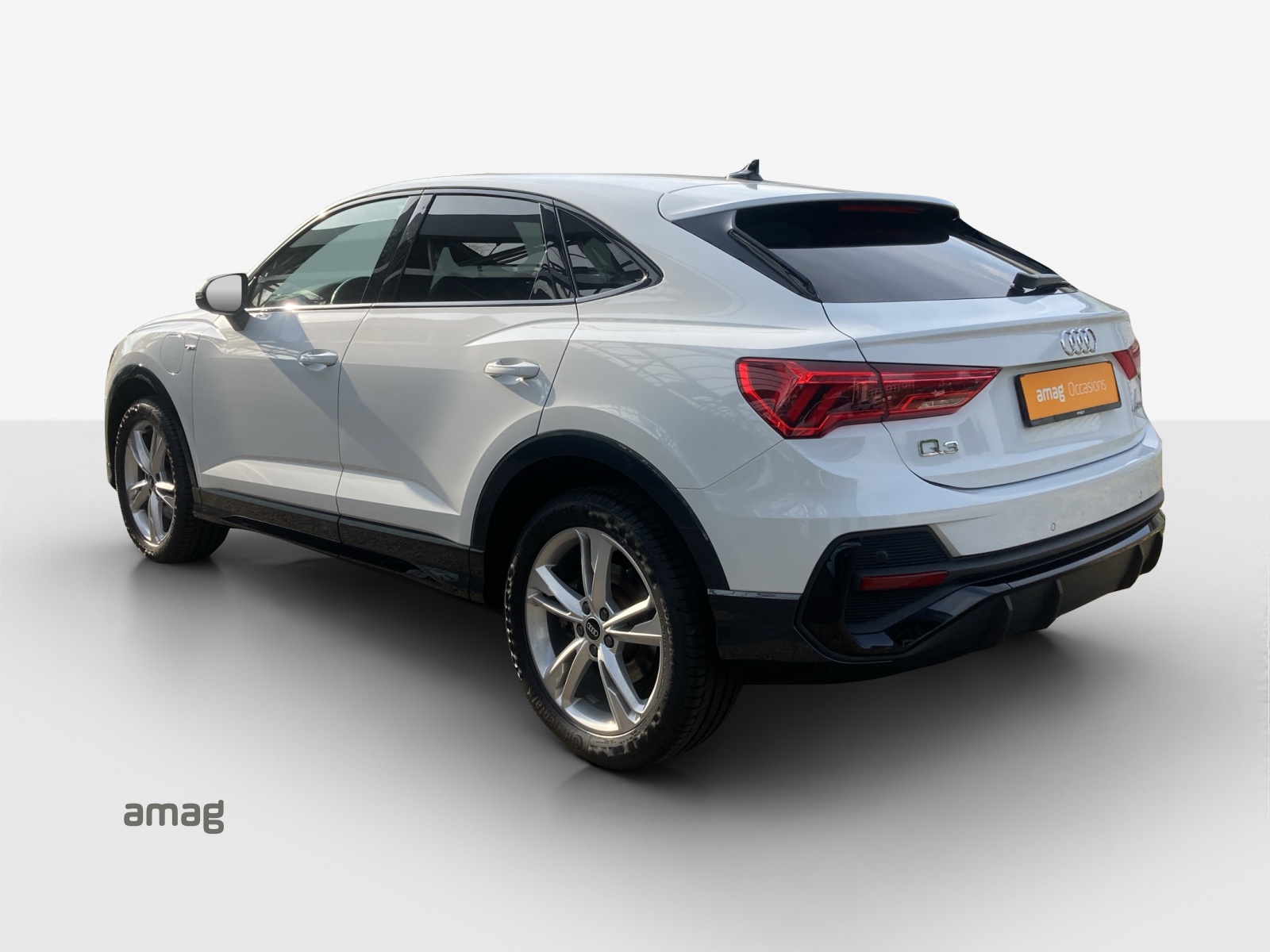 AUDI Q3 Sportback 45 TFSI e S line S-tronic-image-2