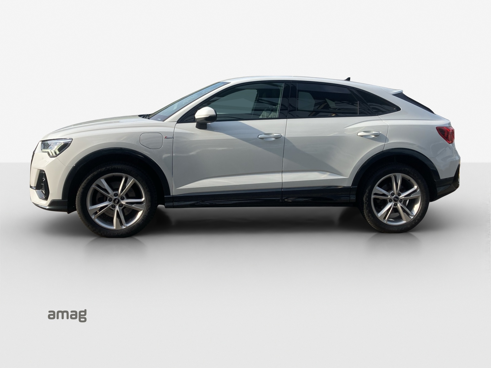 AUDI Q3 Sportback 45 TFSI e S line S-tronic-image-1