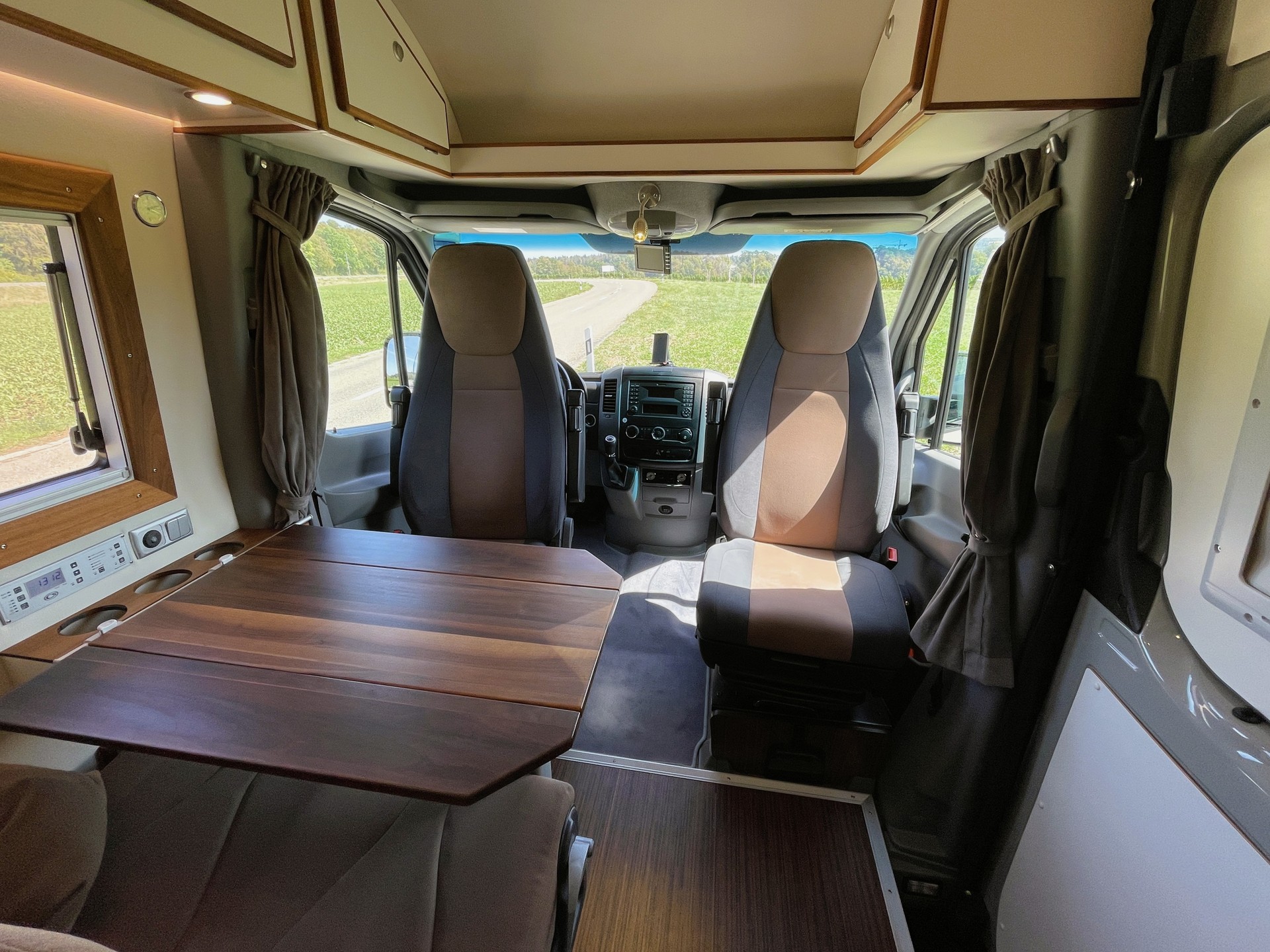 CS-REISEMOBILE Luxor auf Basis Mercedes-Benz Sprinter 319 CDI Oberaigner 4x4-image-11