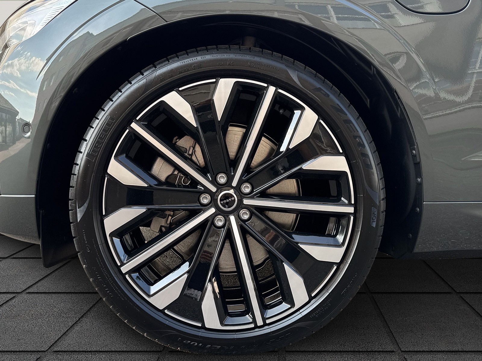 VOLVO XC60 2.0 T6 TE Ultra Dark eAWD-image-5