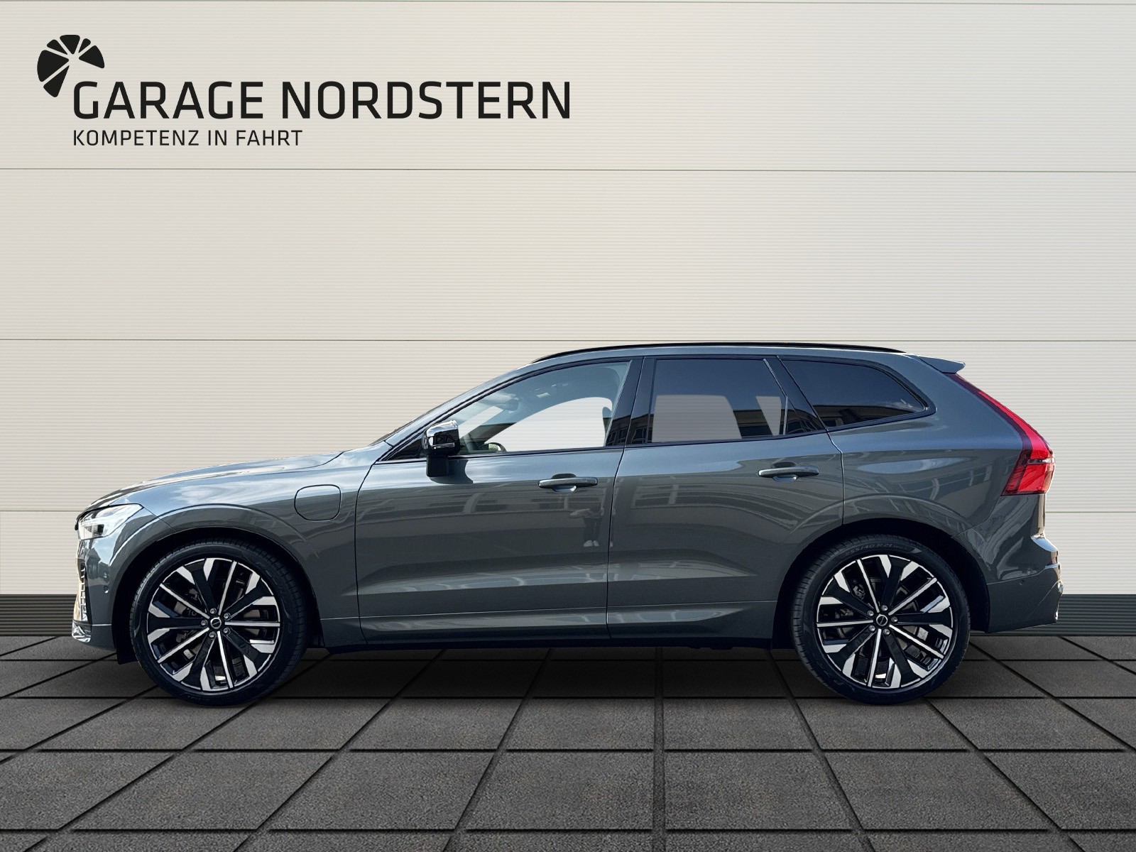 VOLVO XC60 2.0 T6 TE Ultra Dark eAWD-image-1