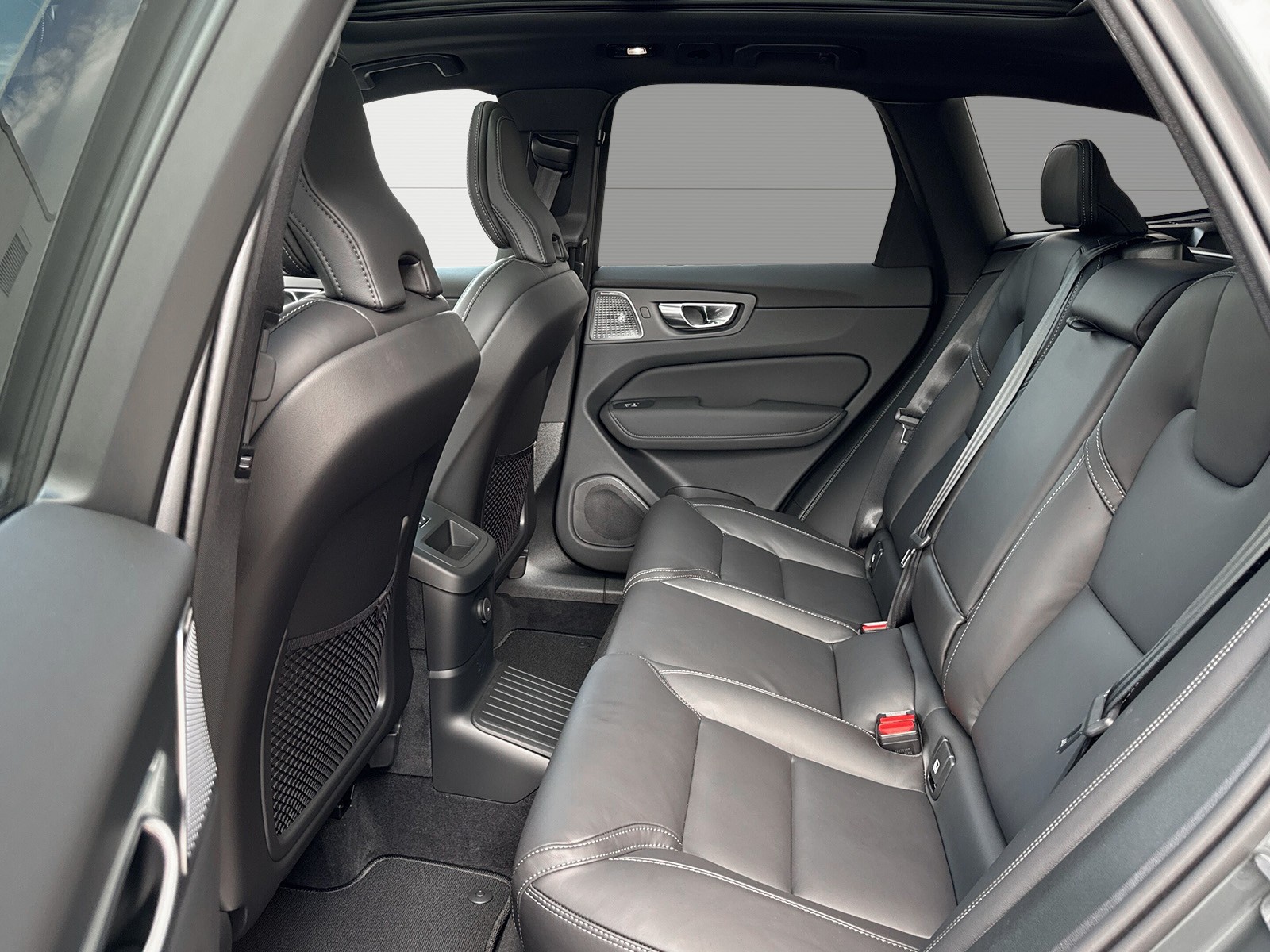 VOLVO XC60 2.0 T6 TE Ultra Dark eAWD-image-10