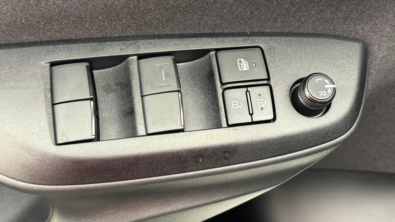 TOYOTA Yaris 1.5 Sport e-CVT-image-8