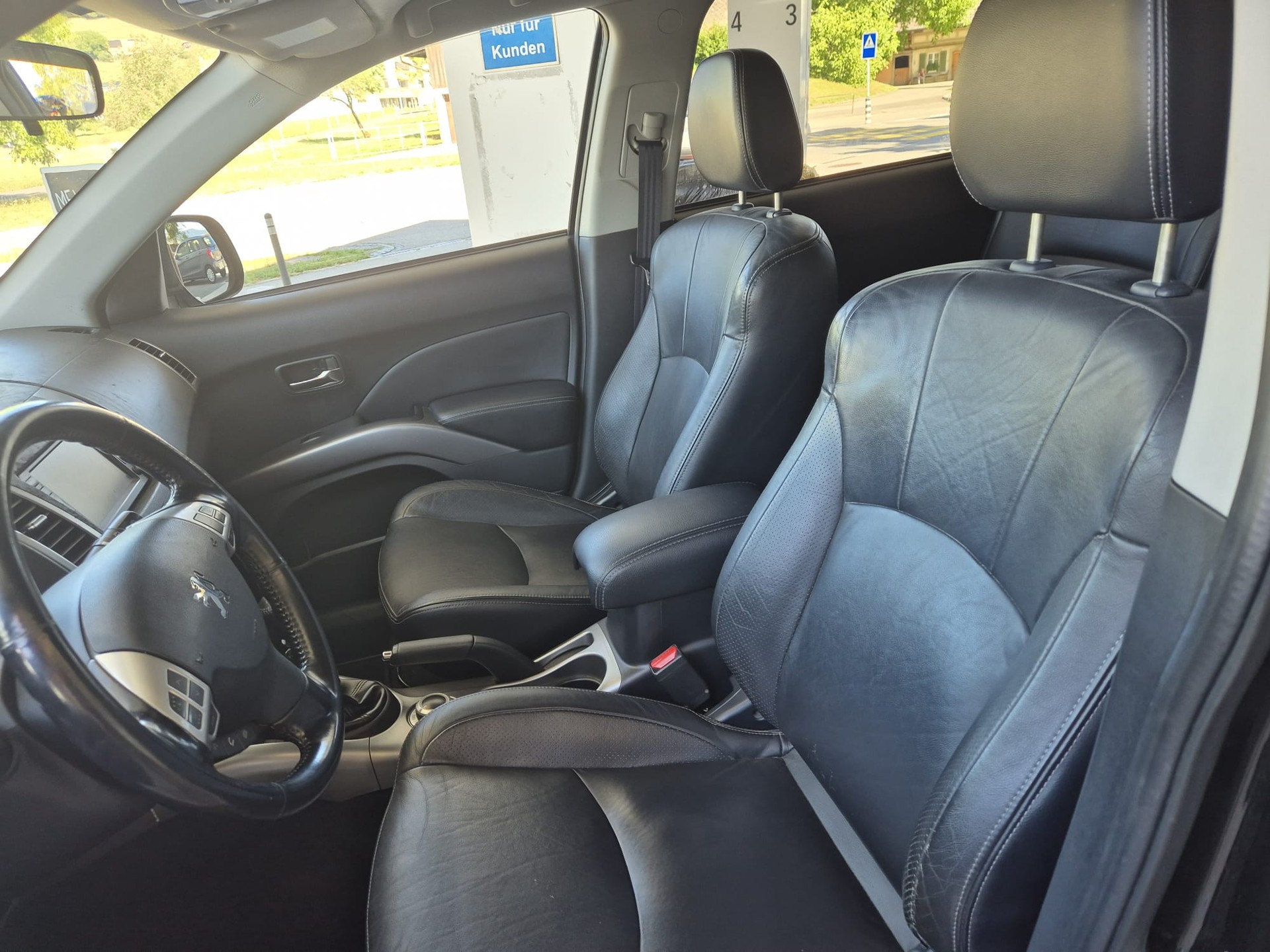 PEUGEOT 4007 2.2 HDi Platinum Edition-image-11