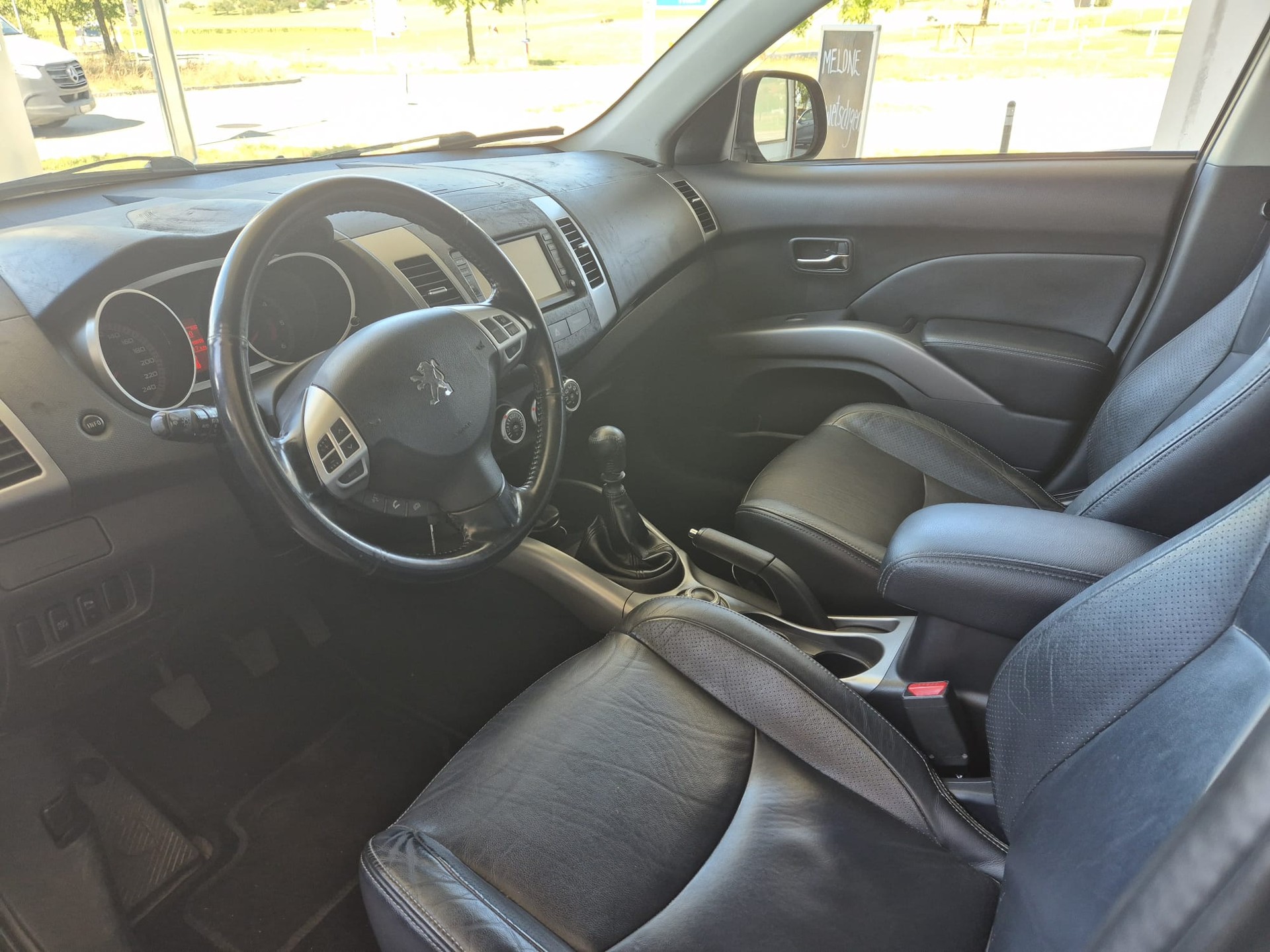 PEUGEOT 4007 2.2 HDi Platinum Edition-image-10
