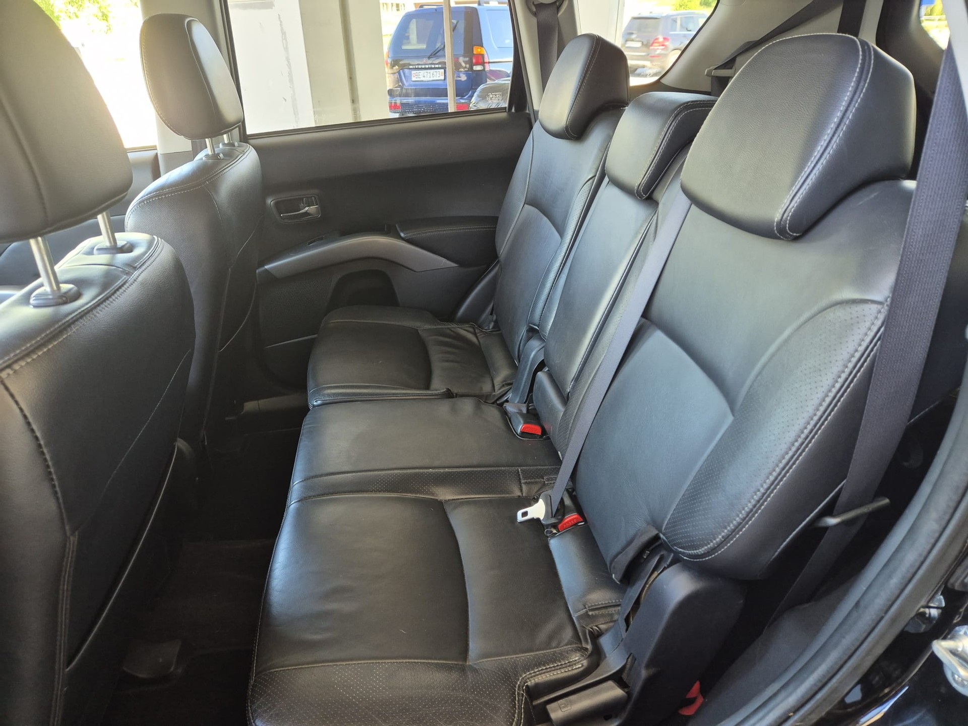 PEUGEOT 4007 2.2 HDi Platinum Edition-image-13