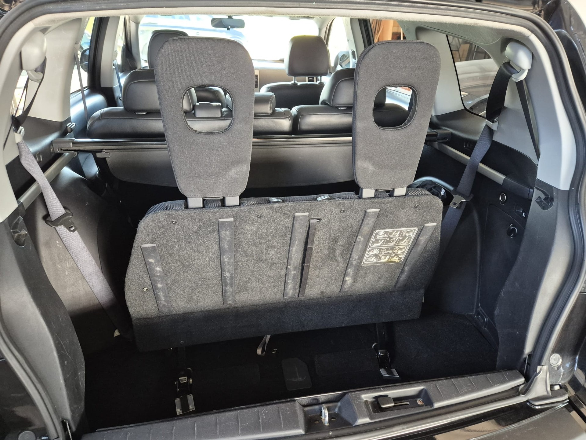 PEUGEOT 4007 2.2 HDi Platinum Edition-image-14