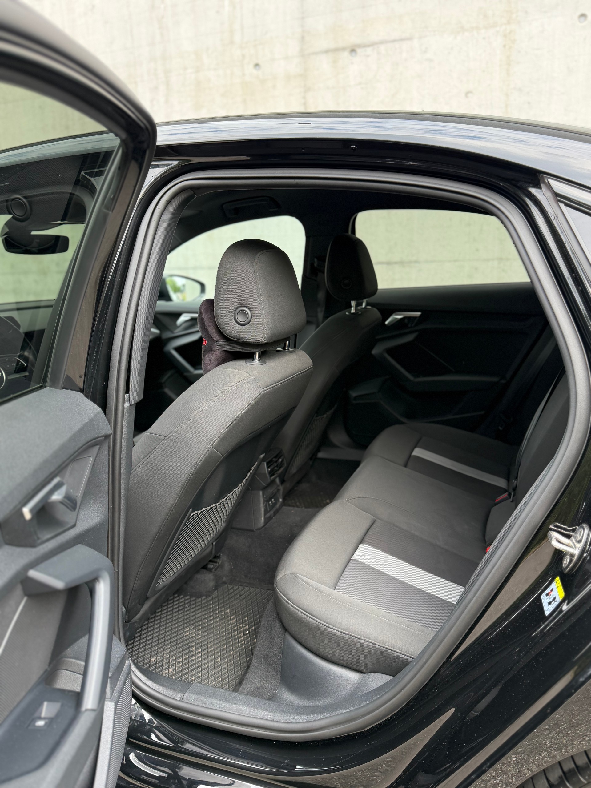 AUDI A3 Limousine 35 TFSI S-Line S-tronic-image-9