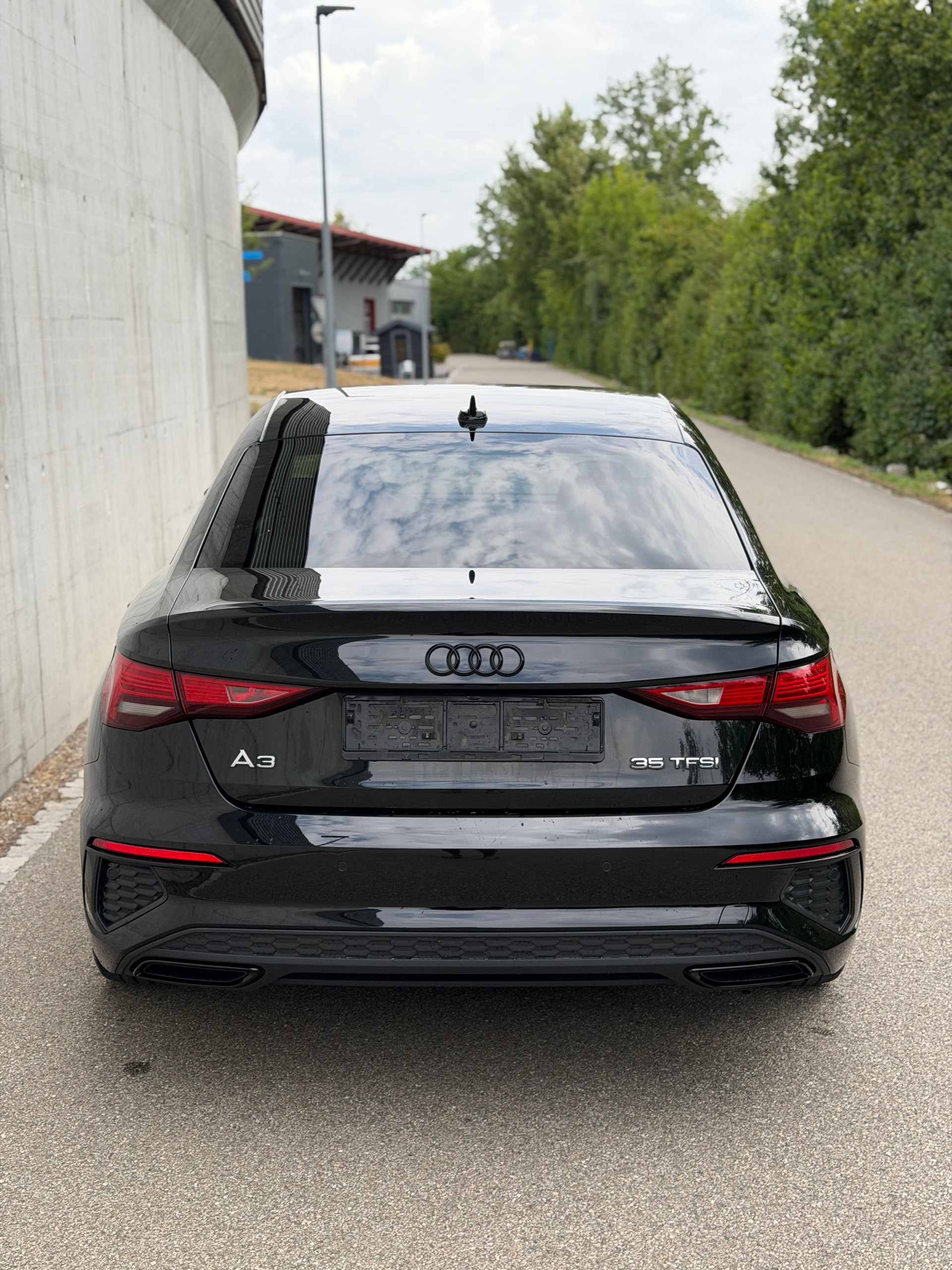 AUDI A3 Limousine 35 TFSI S-Line S-tronic-image-5