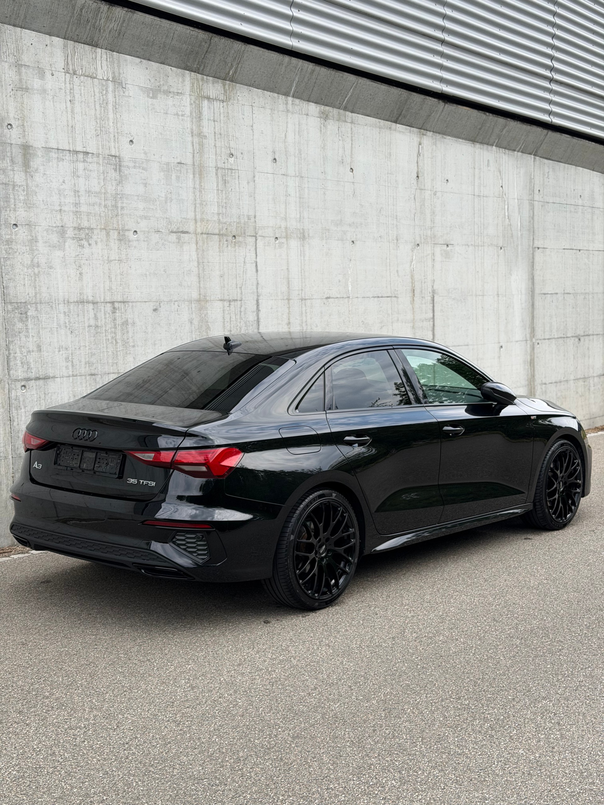 AUDI A3 Limousine 35 TFSI S-Line S-tronic-showroom-element-3