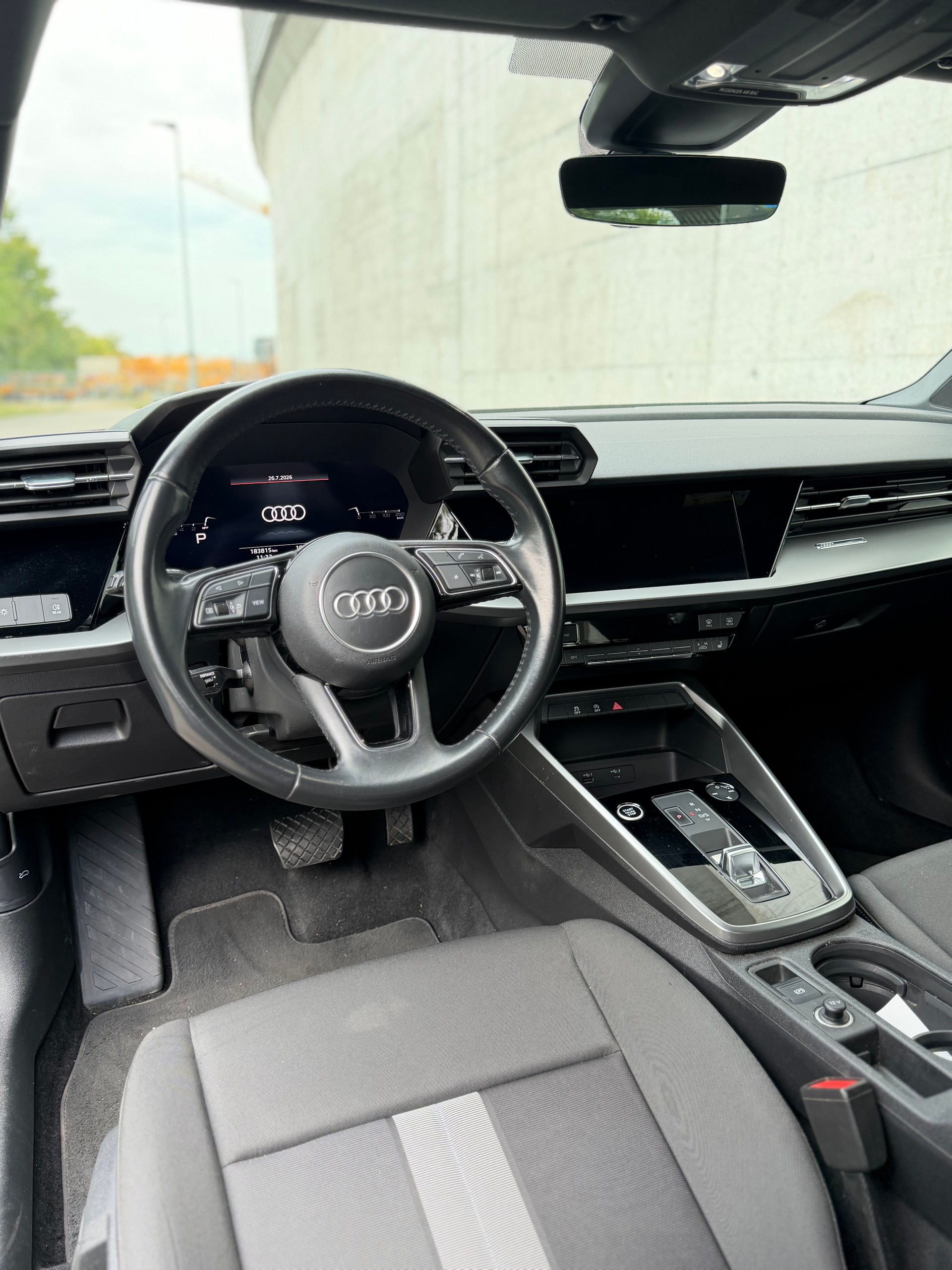 AUDI A3 Limousine 35 TFSI S-Line S-tronic-image-6