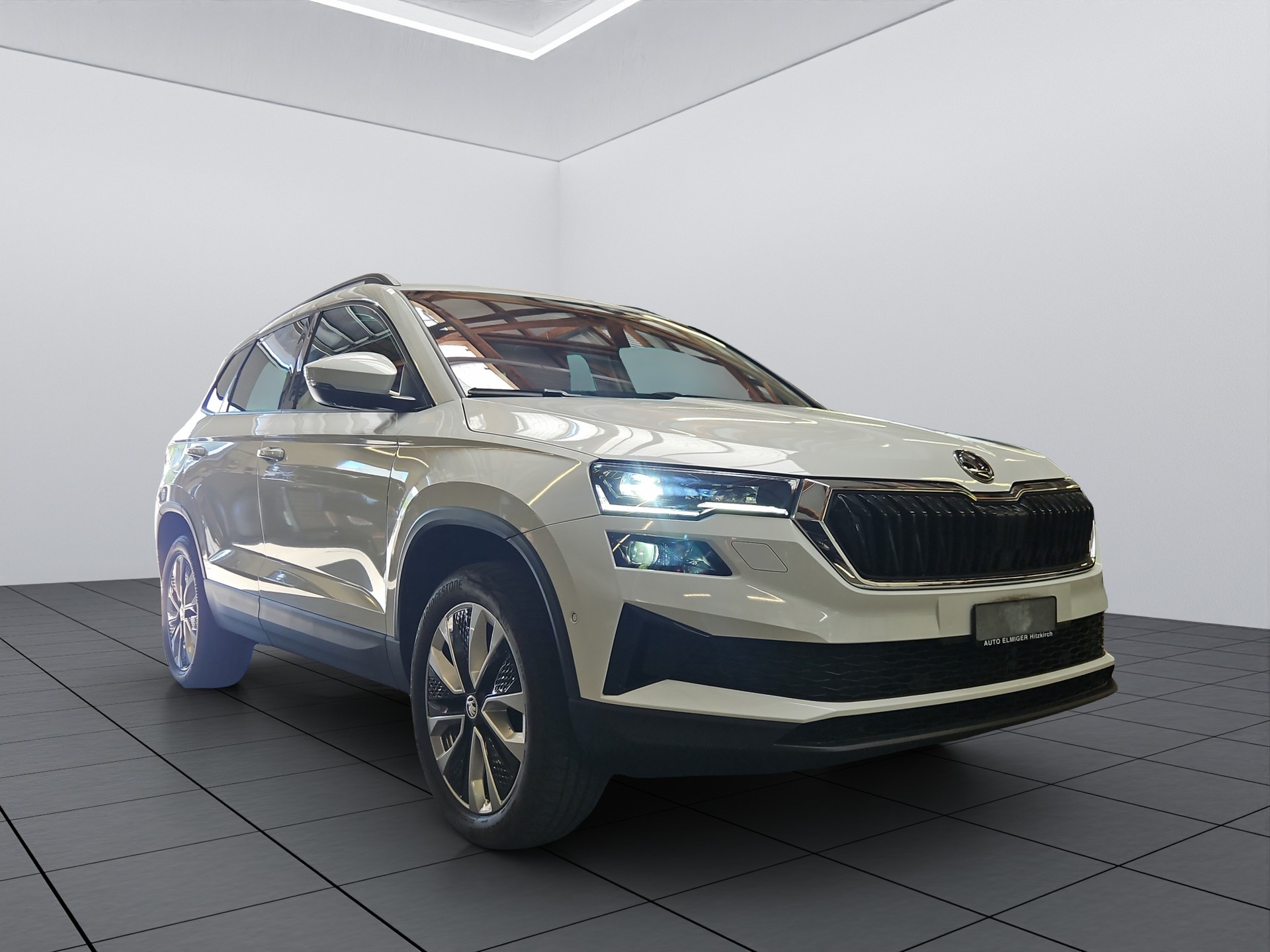 SKODA Karoq 2.0 TDI CR Style 4x4 DSG-image-1