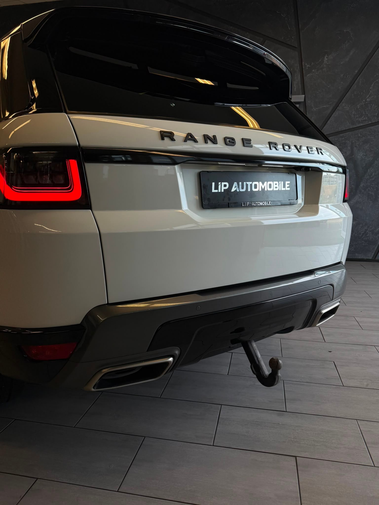 LAND ROVER Range Rover Sport 3.0 SDV6 SE Automatic-image-17