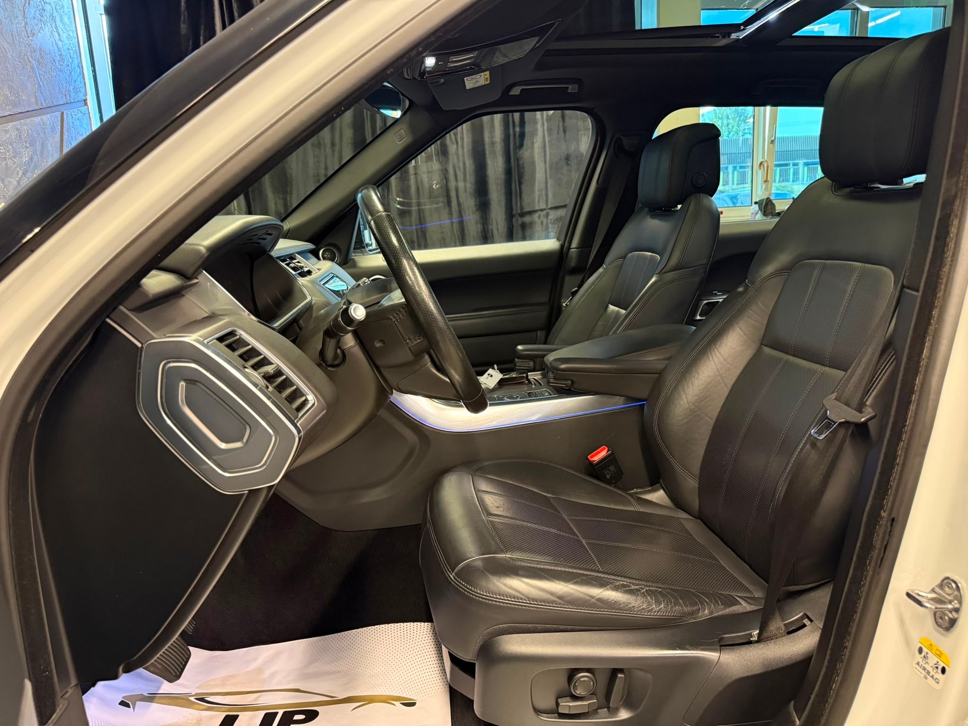 LAND ROVER Range Rover Sport 3.0 SDV6 SE Automatic-image-10