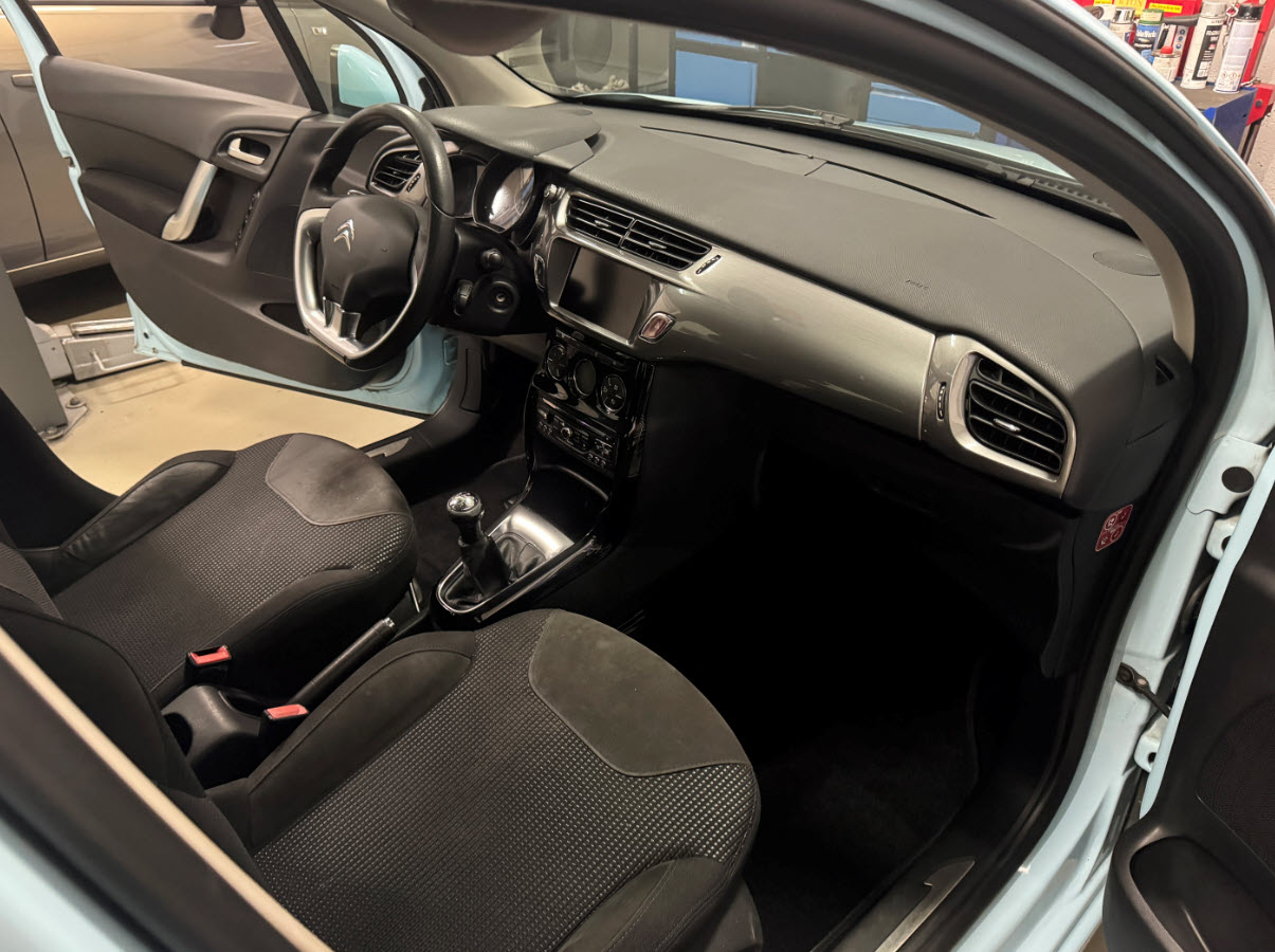 CITROEN C3 1.6i 16V Exclusive-image-4