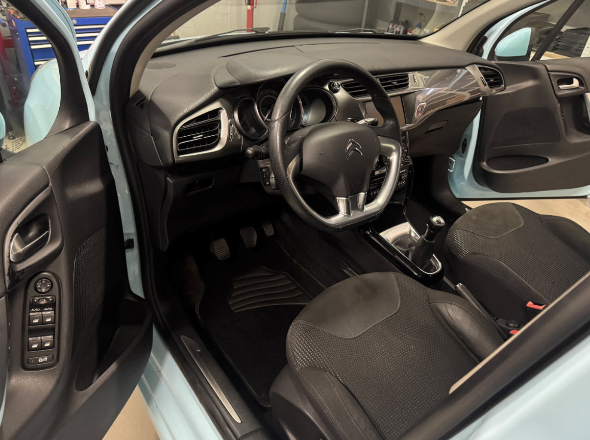 CITROEN C3 1.6i 16V Exclusive-image-6