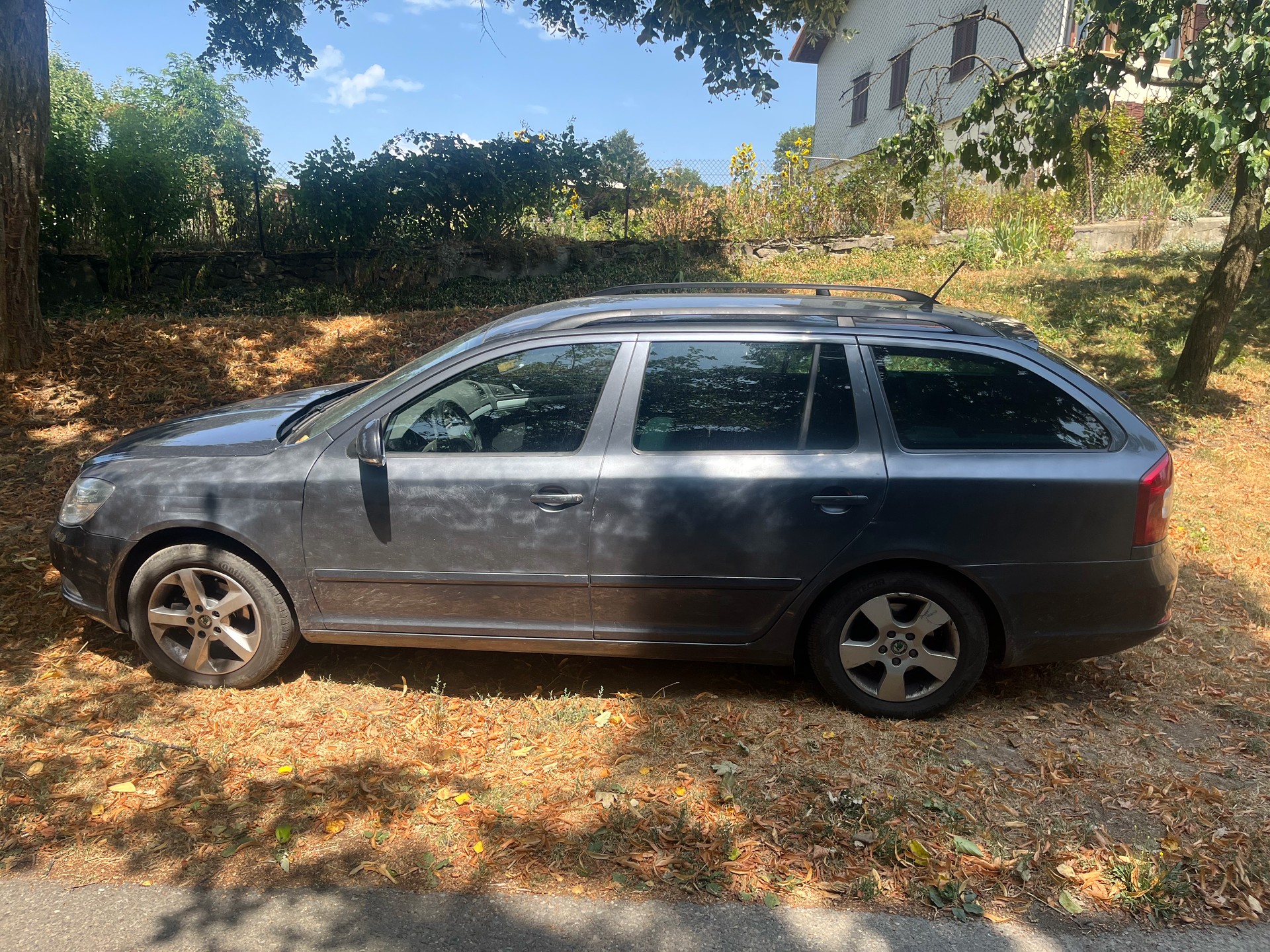 SKODA 1.4 TSI Abe.Family-image-2