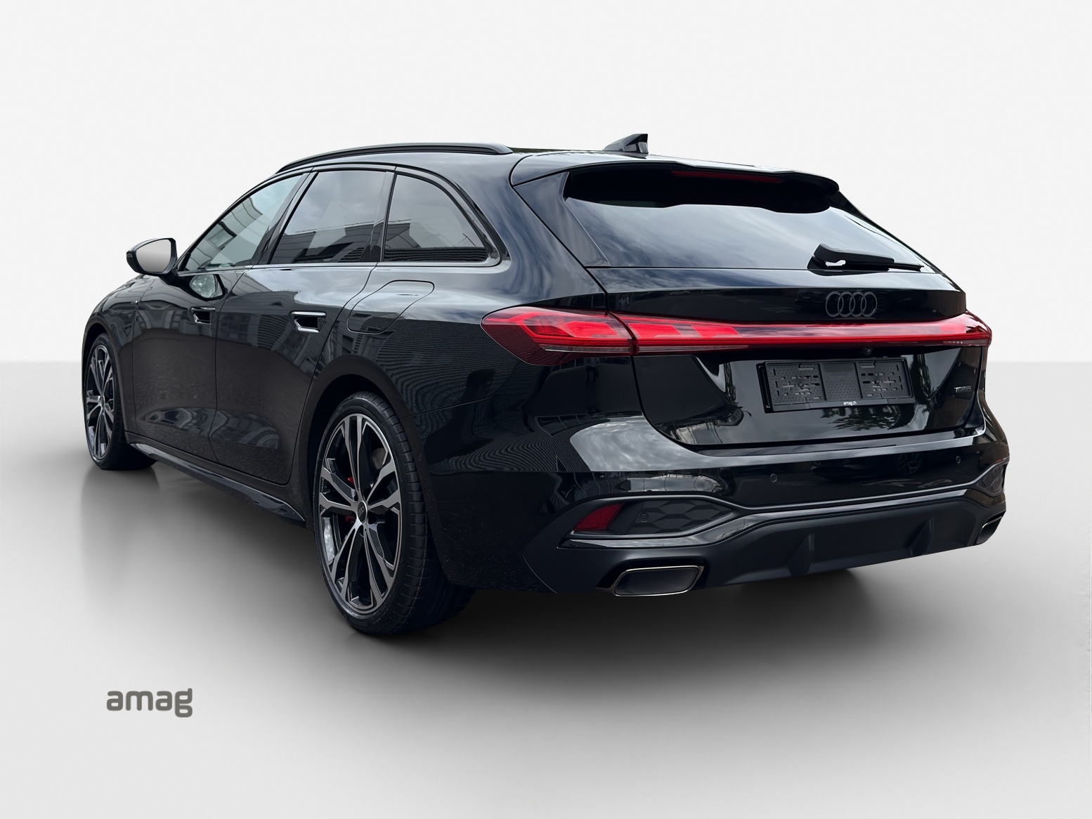 AUDI A5 Avant e-hybrid quattro 270 kW S tronic-image-2