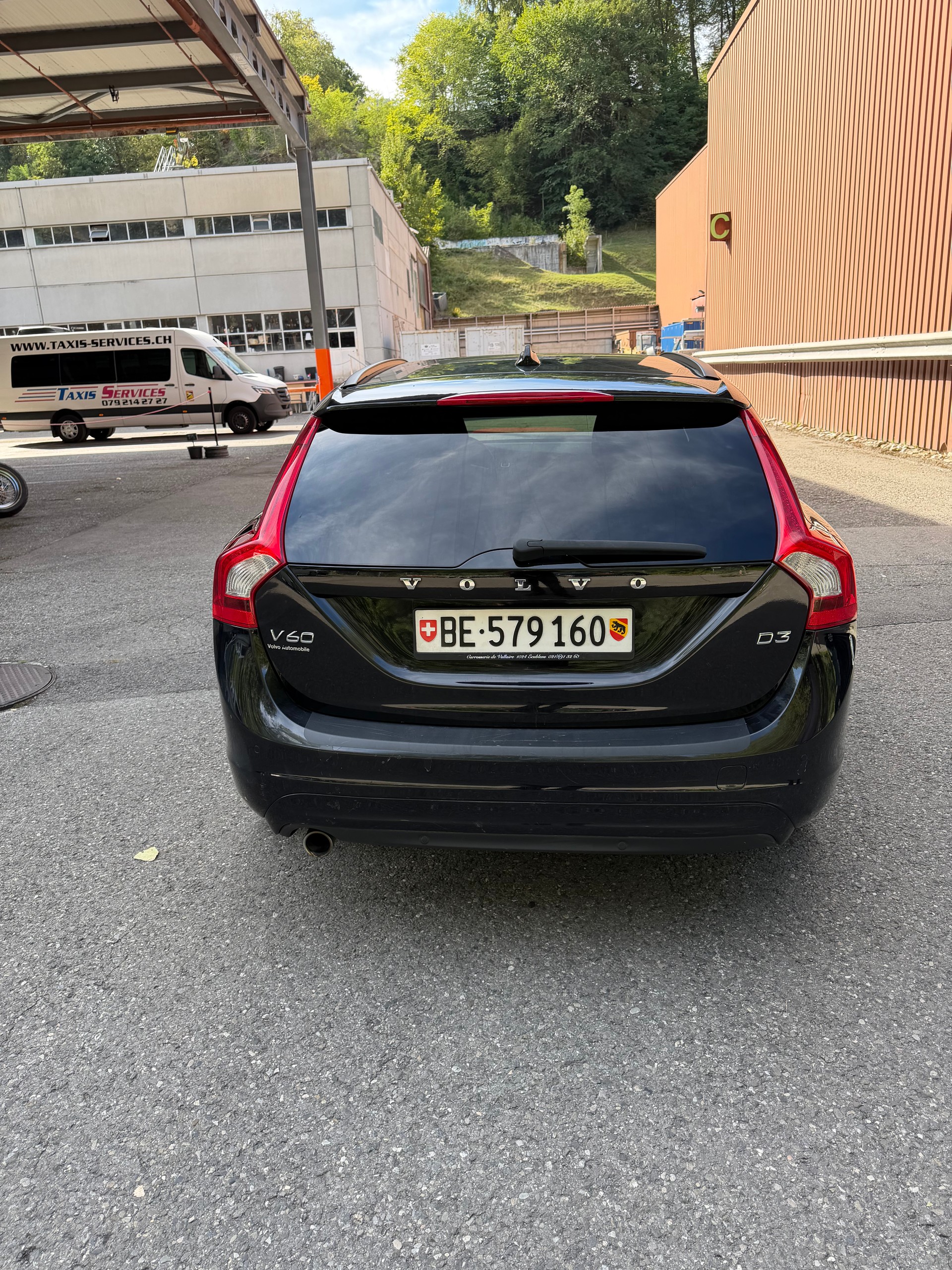 VOLVO V60 D3 Kinetic Geartronic-image-6