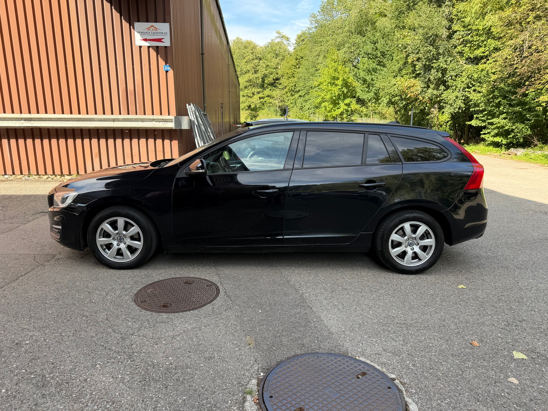 VOLVO V60 D3 Kinetic Geartronic-image-2