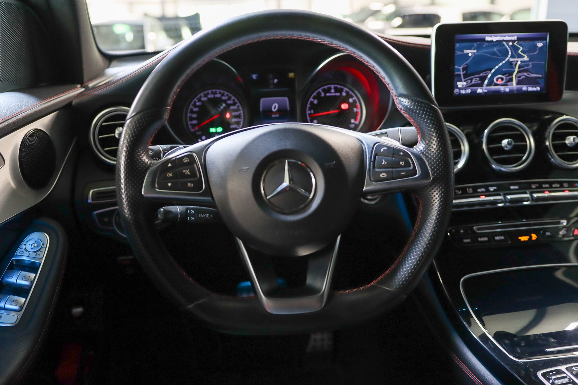 MERCEDES-BENZ GLC Coupé 43 AMG 4Matic 9G-Tronic-image-10