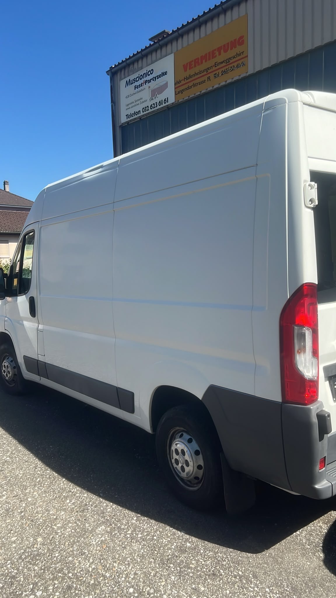 PEUGEOT Boxer 2.0 HDI 335 Allure L2H2-image-1