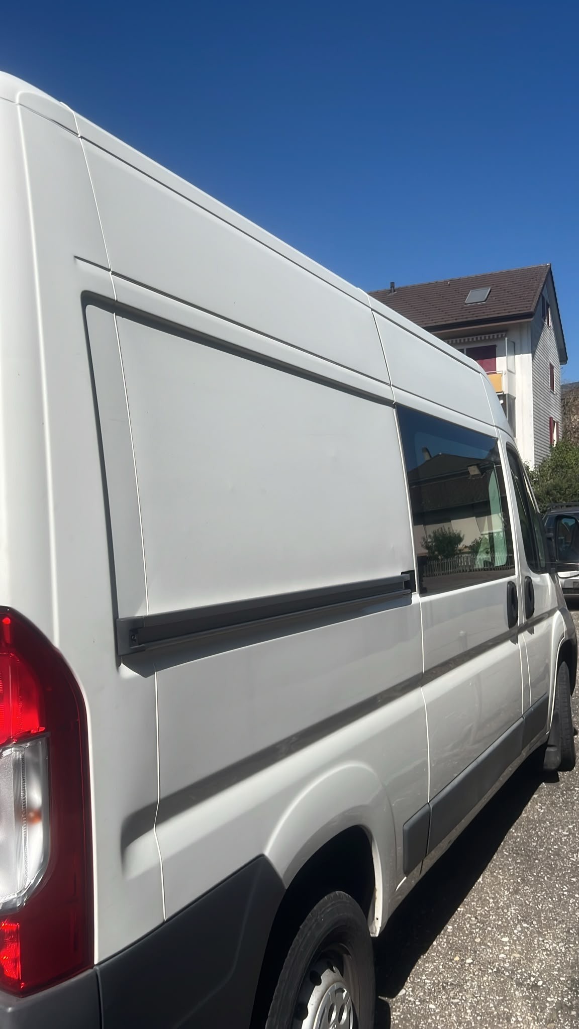 PEUGEOT Boxer 2.0 HDI 335 Allure L2H2-image-4
