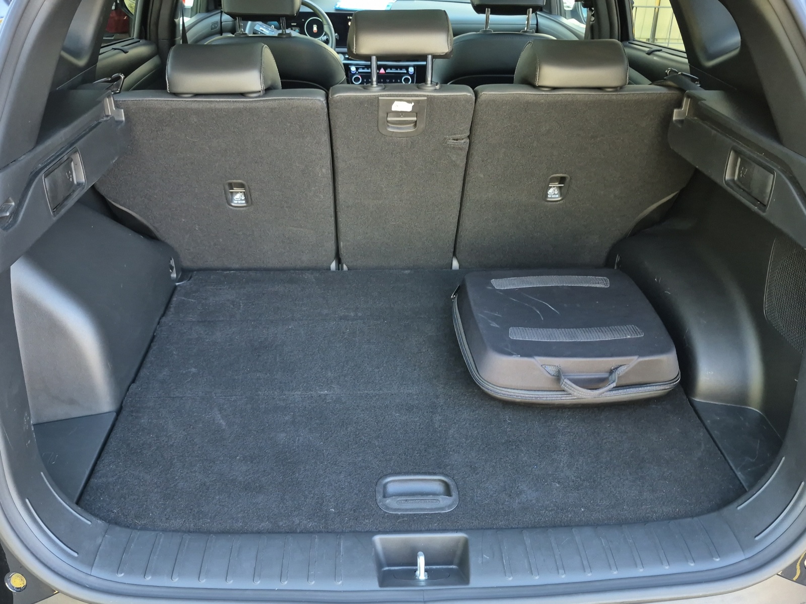 HYUNDAI Tucson 1.6 T-GDi PHEV 20th Ann-image-9