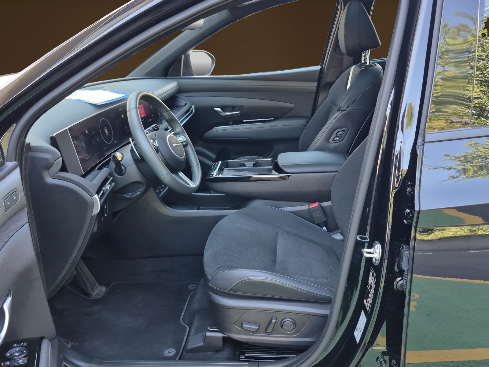 HYUNDAI Tucson 1.6 T-GDi PHEV 20th Ann-image-5