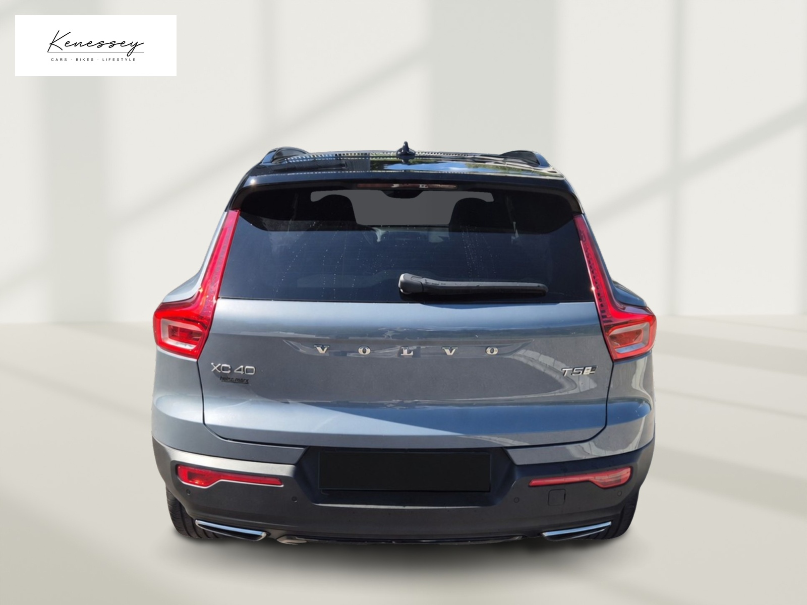 VOLVO XC40 T5 AWD R-DESIGN | ALLRAD | AUTOMATIK | AHK | 360° KAMERA | PANORAMADACH | STANDHEIZUNG-image-4