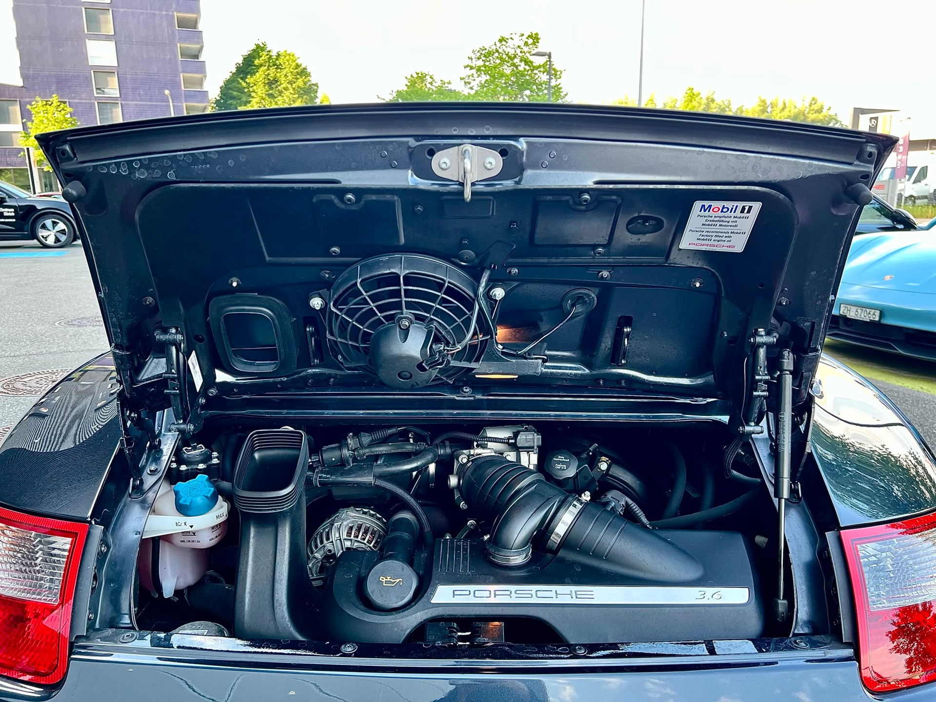 PORSCHE 3.6 Carrera-image-12