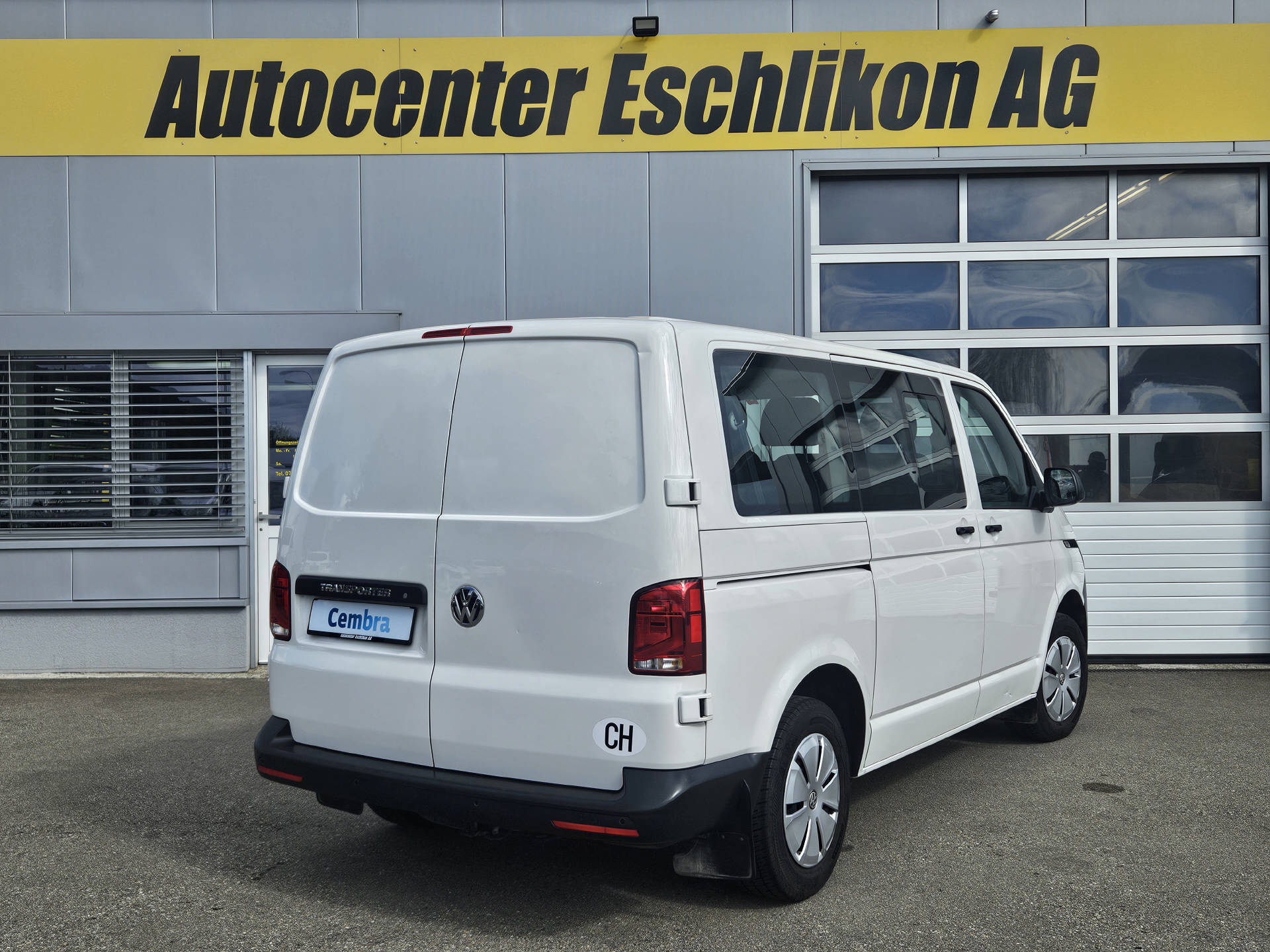 VW T6.1 Kombi 3000 2.0 TDI 150 * Klima * Tempomat * Schiebetüre rechts + links * 9- Plätzer *-image-2