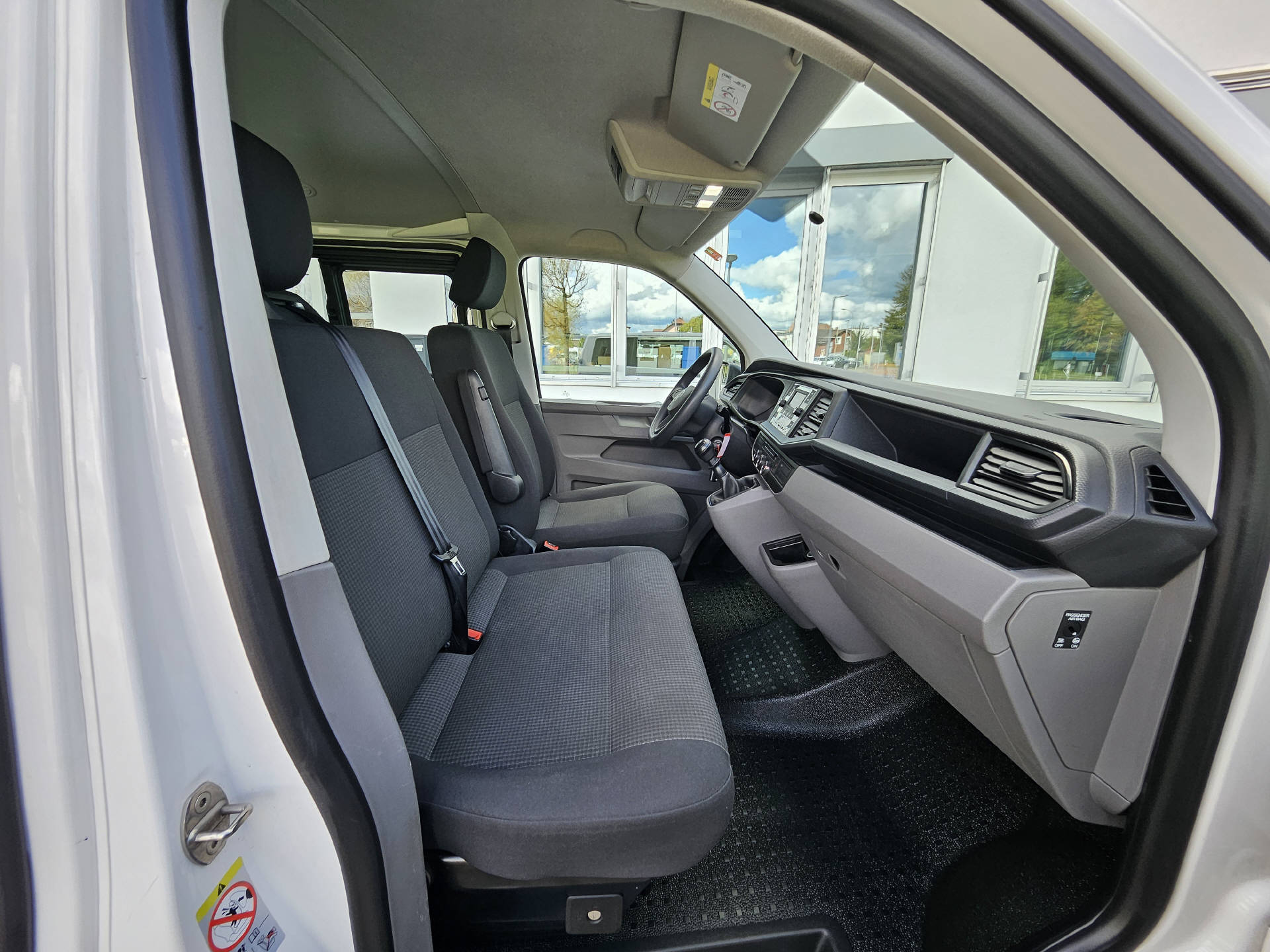 VW T6.1 Kombi 3000 2.0 TDI 150 * Klima * Tempomat * Schiebetüre rechts + links * 9- Plätzer *-image-6